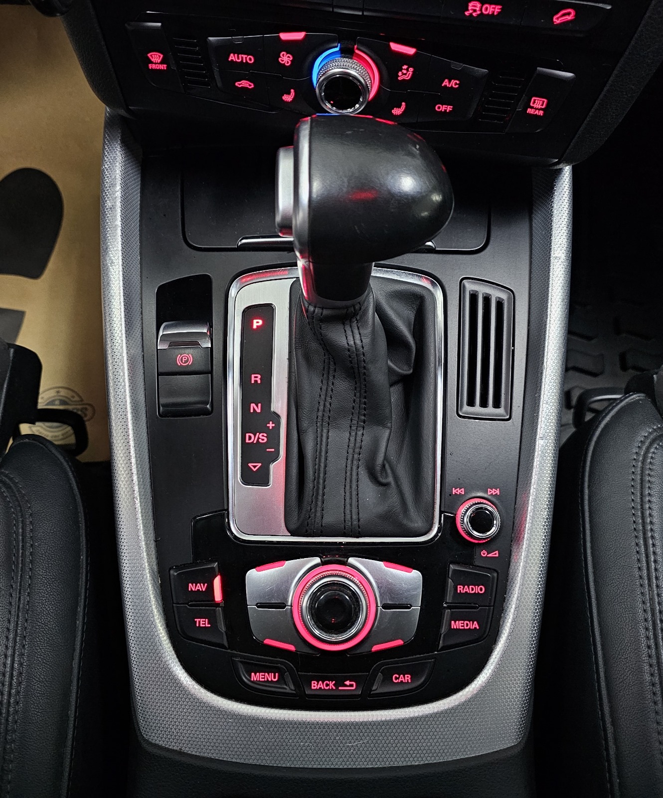 
								Audi Q5 full									