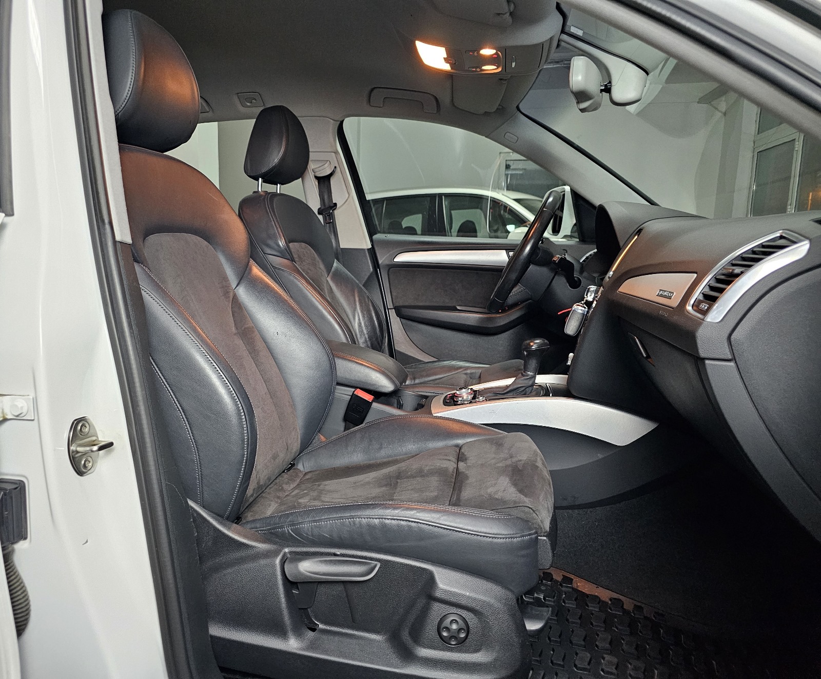 
								Audi Q5 full									