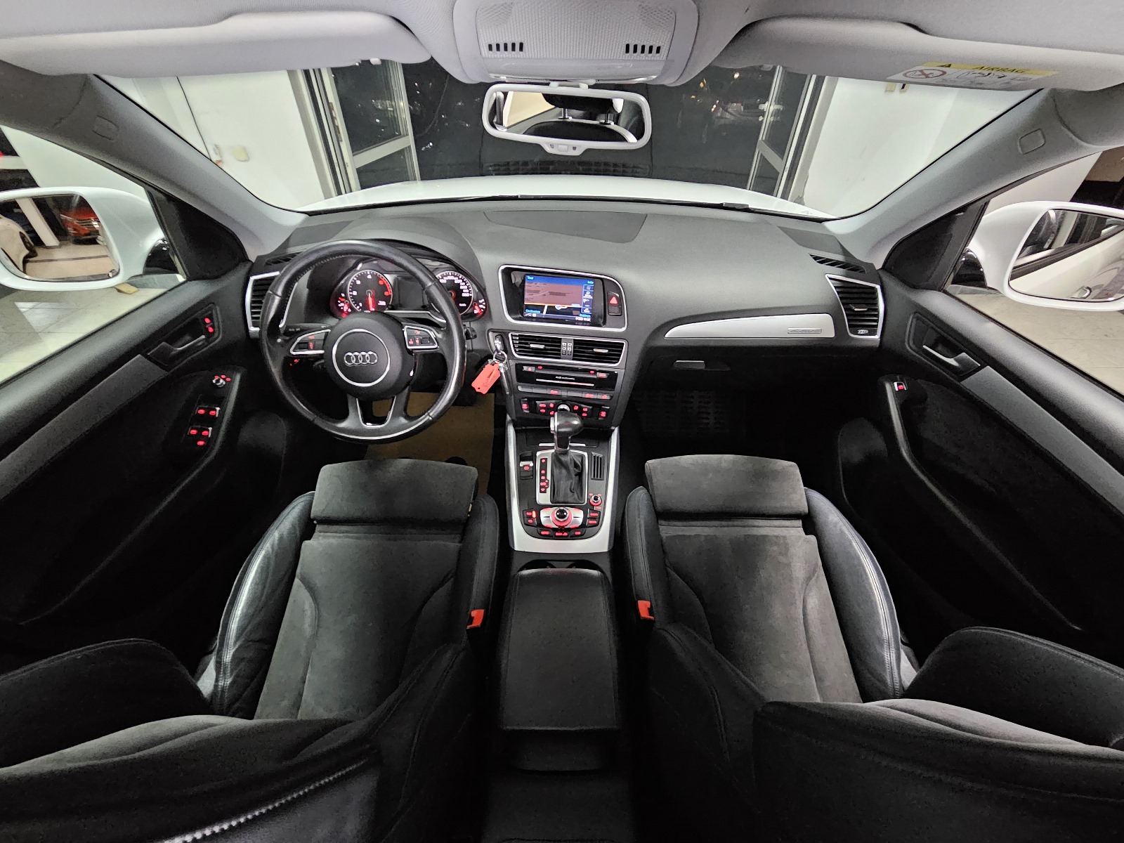 
								Audi Q5 full									