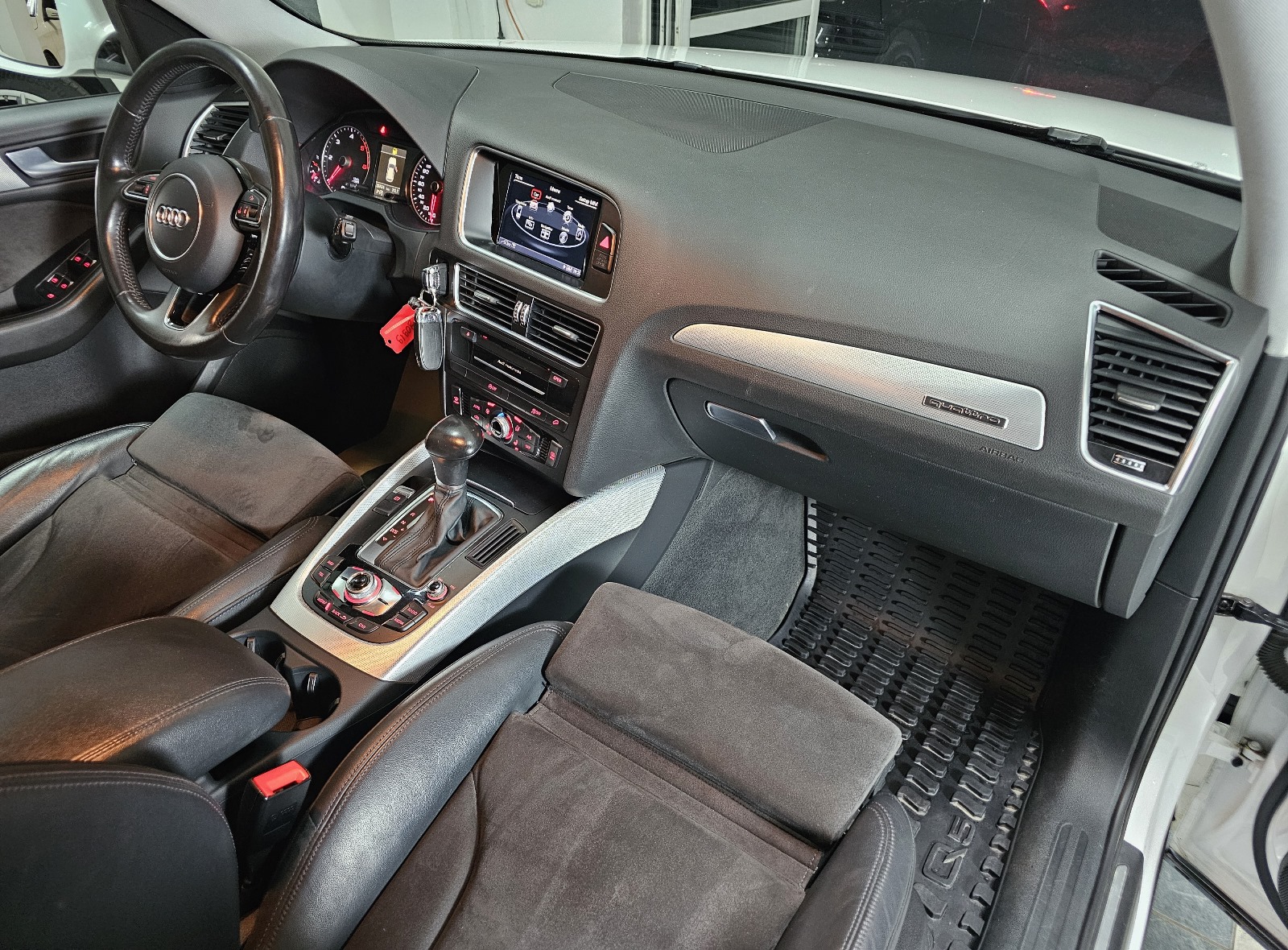 
								Audi Q5 full									