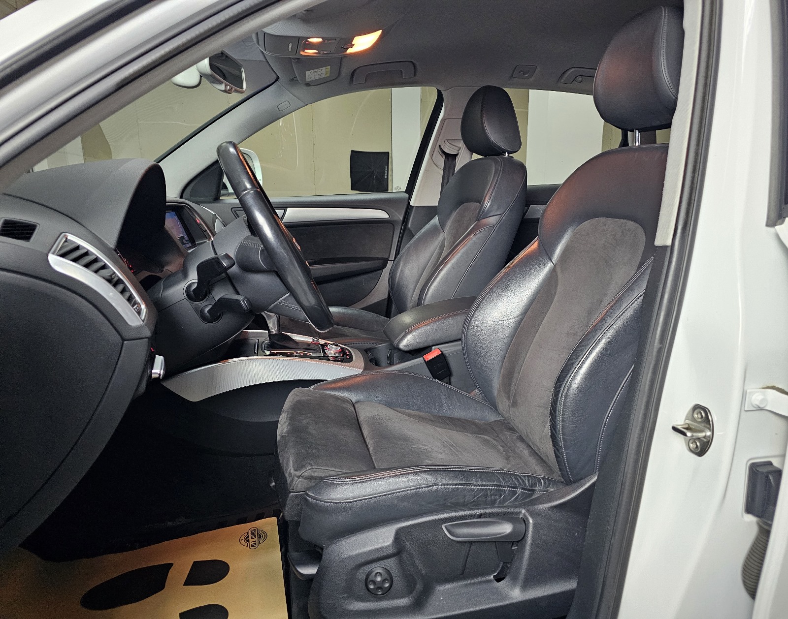 
								Audi Q5 full									