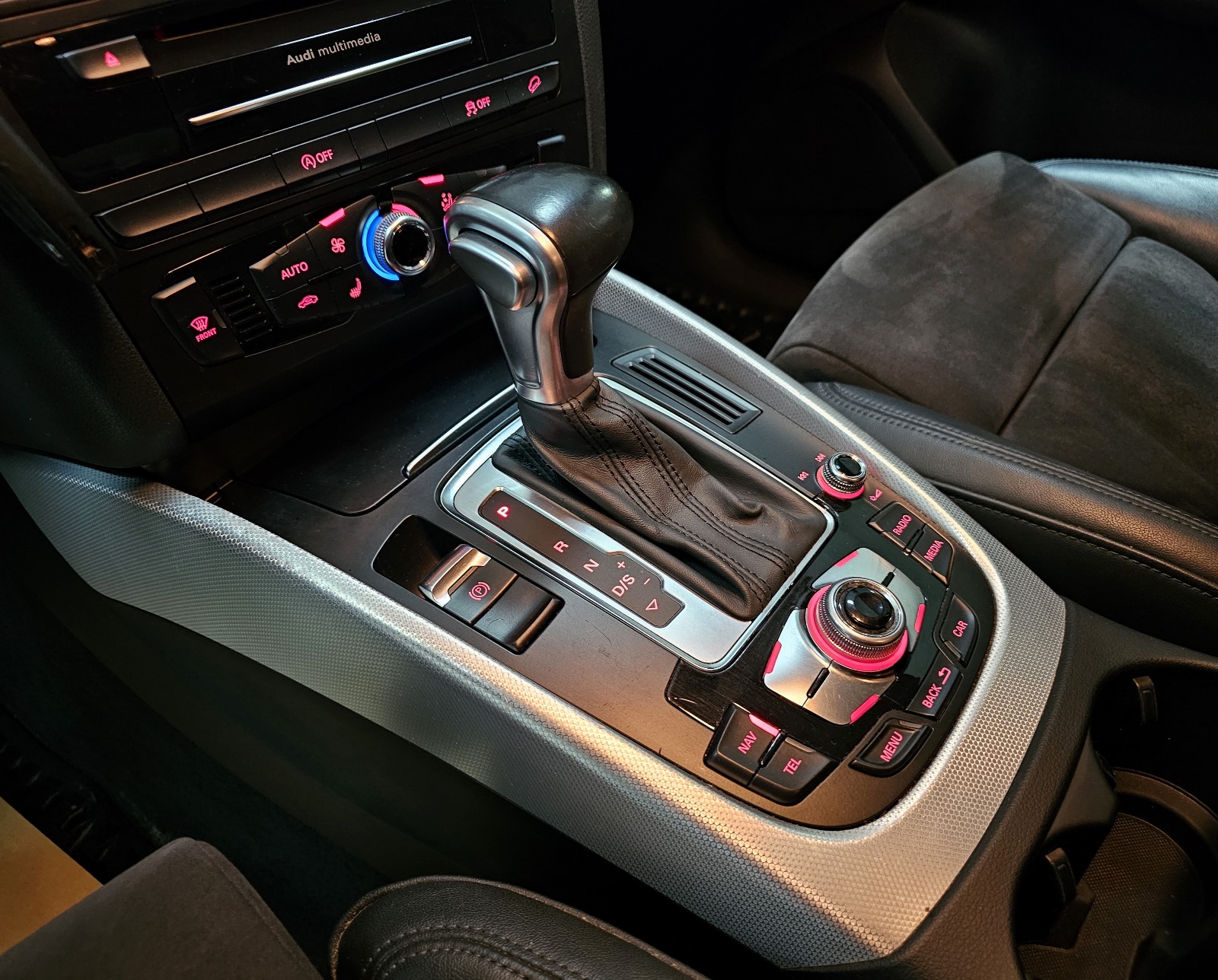 
								Audi Q5 full									