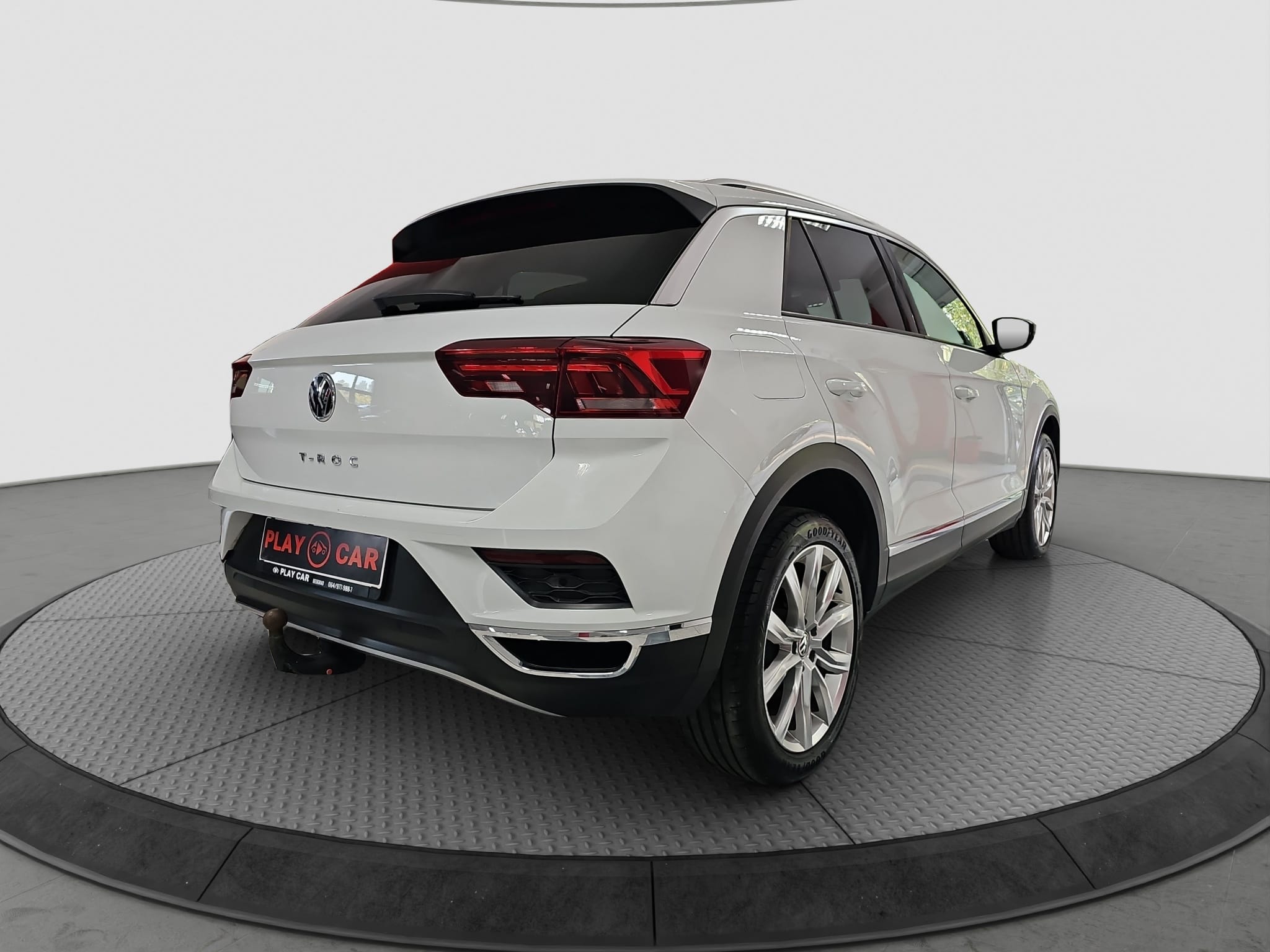 
								Volkswagen T-Roc full									