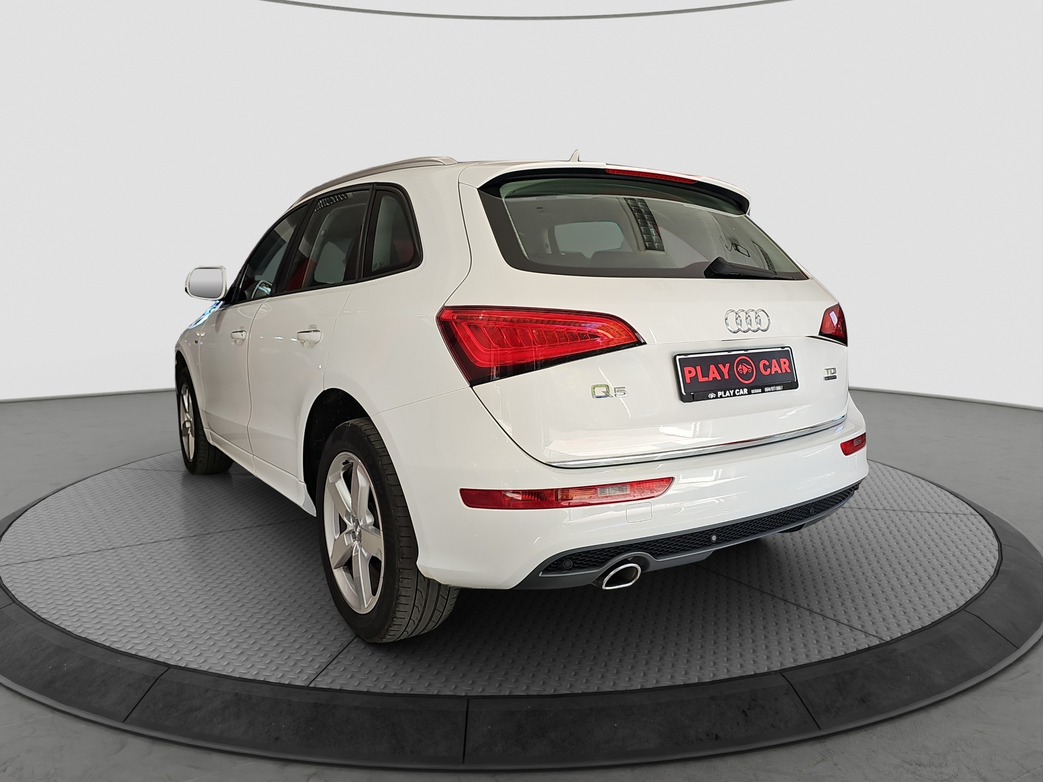 
								Audi Q5 full									
