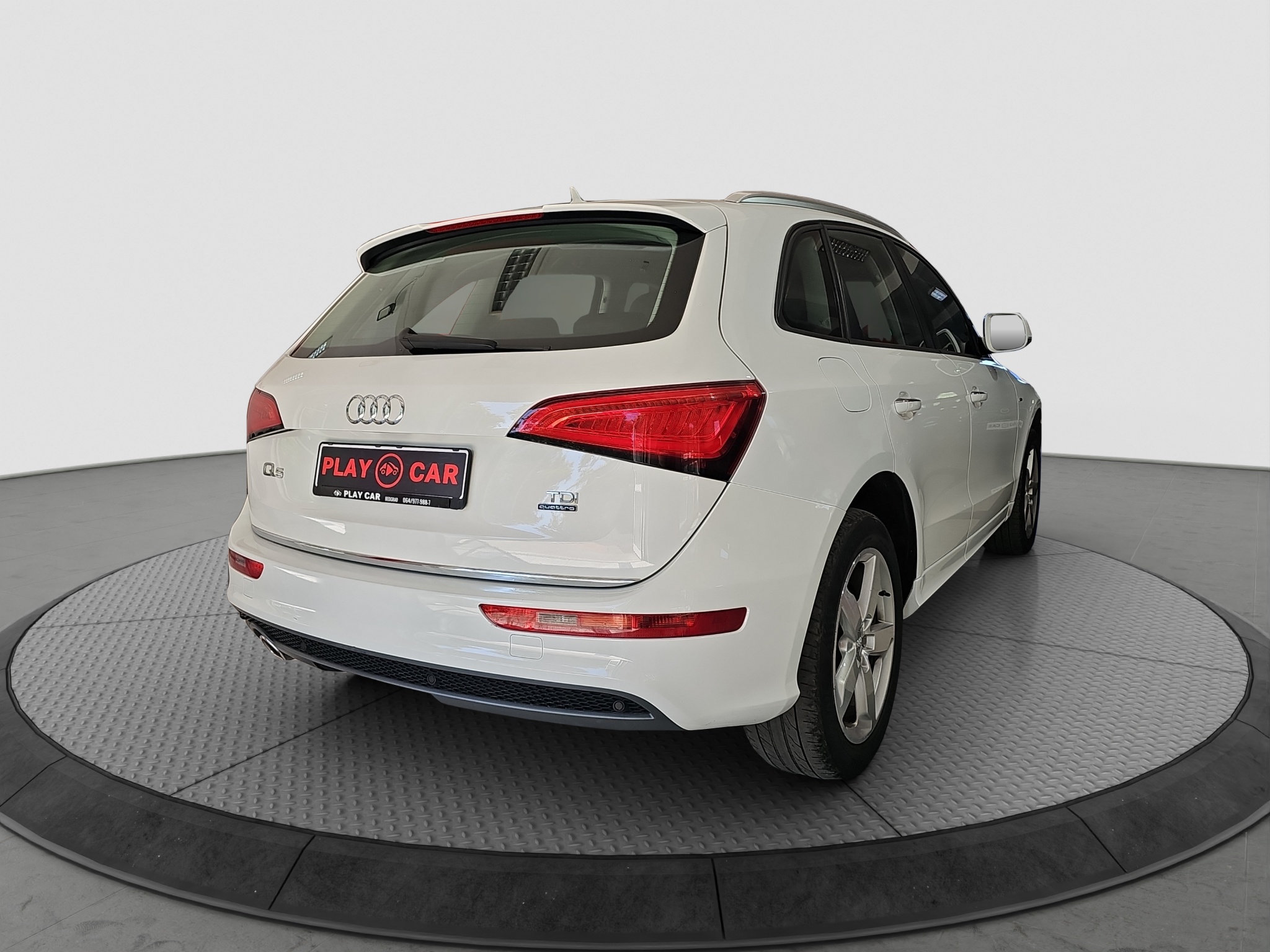 
								Audi Q5 full									
