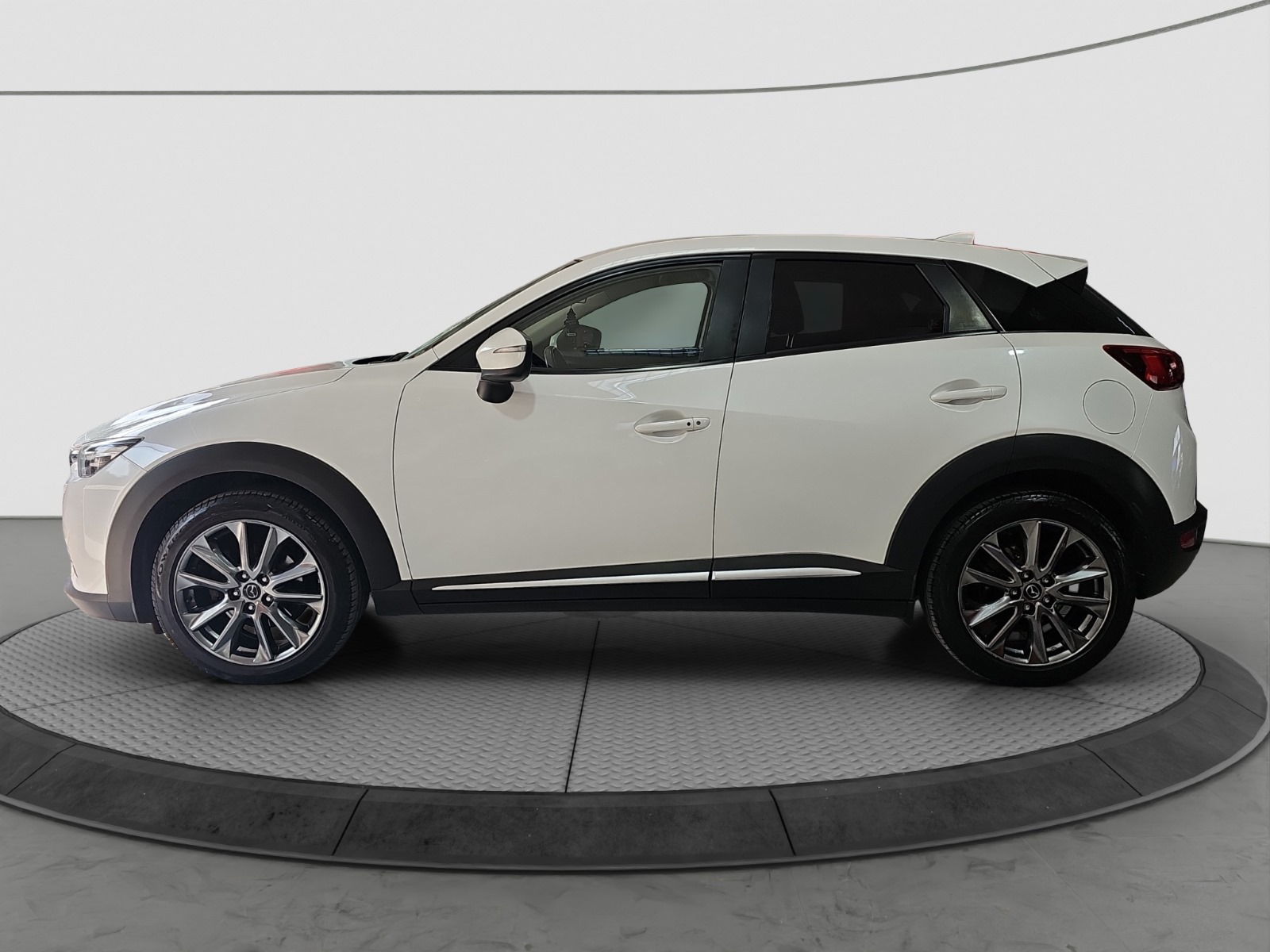 
								Mazda CX-3 4×4 full									