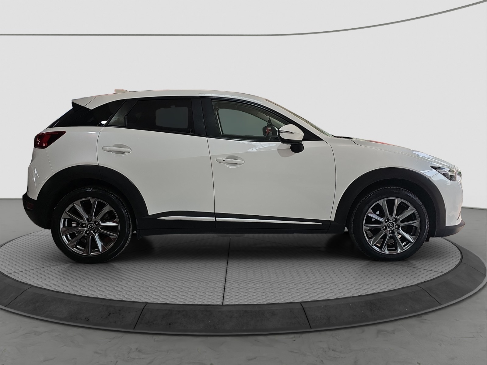 
								Mazda CX-3 4×4 full									