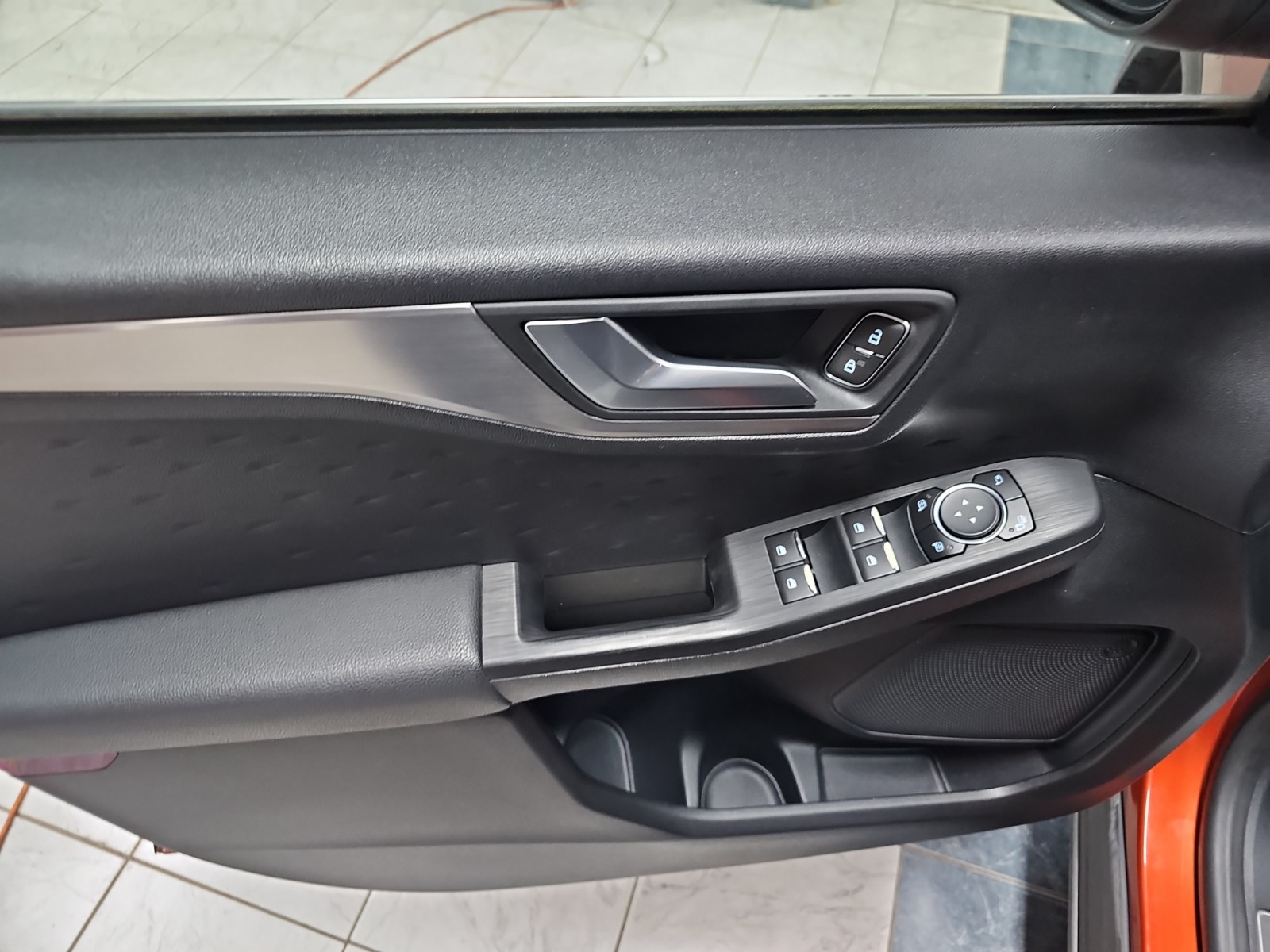 
								Ford Kuga full									