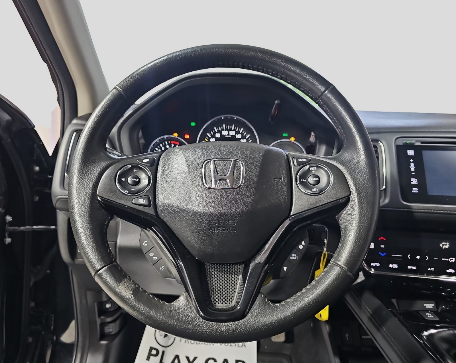 
								Honda HR-V full									