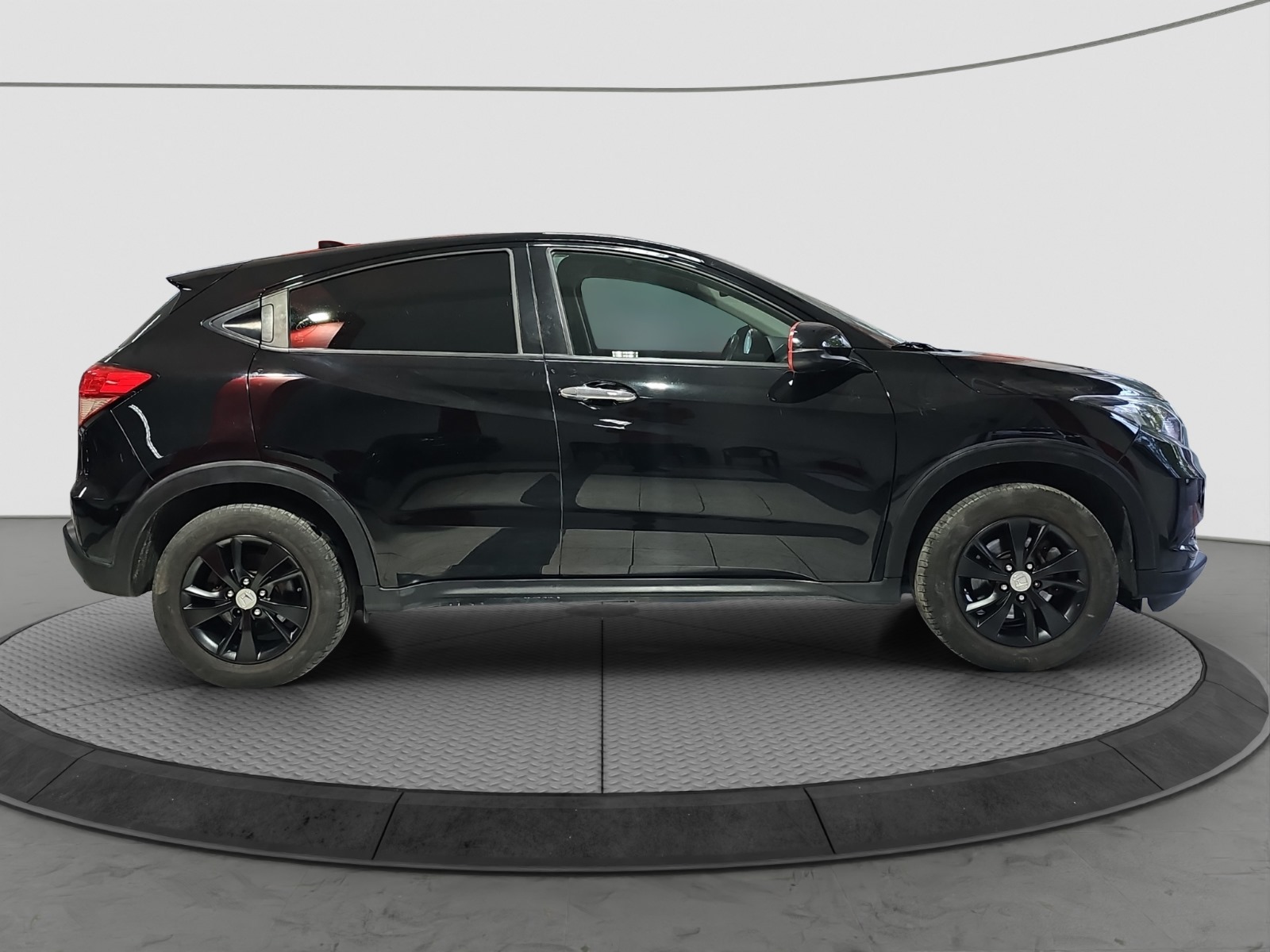 
								Honda HR-V full									