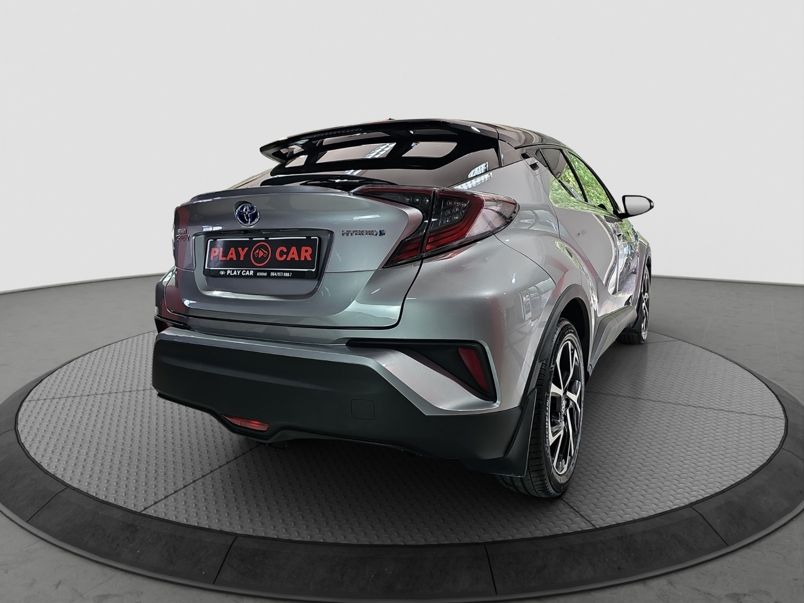 
								Toyota C-HR HYBRID full									