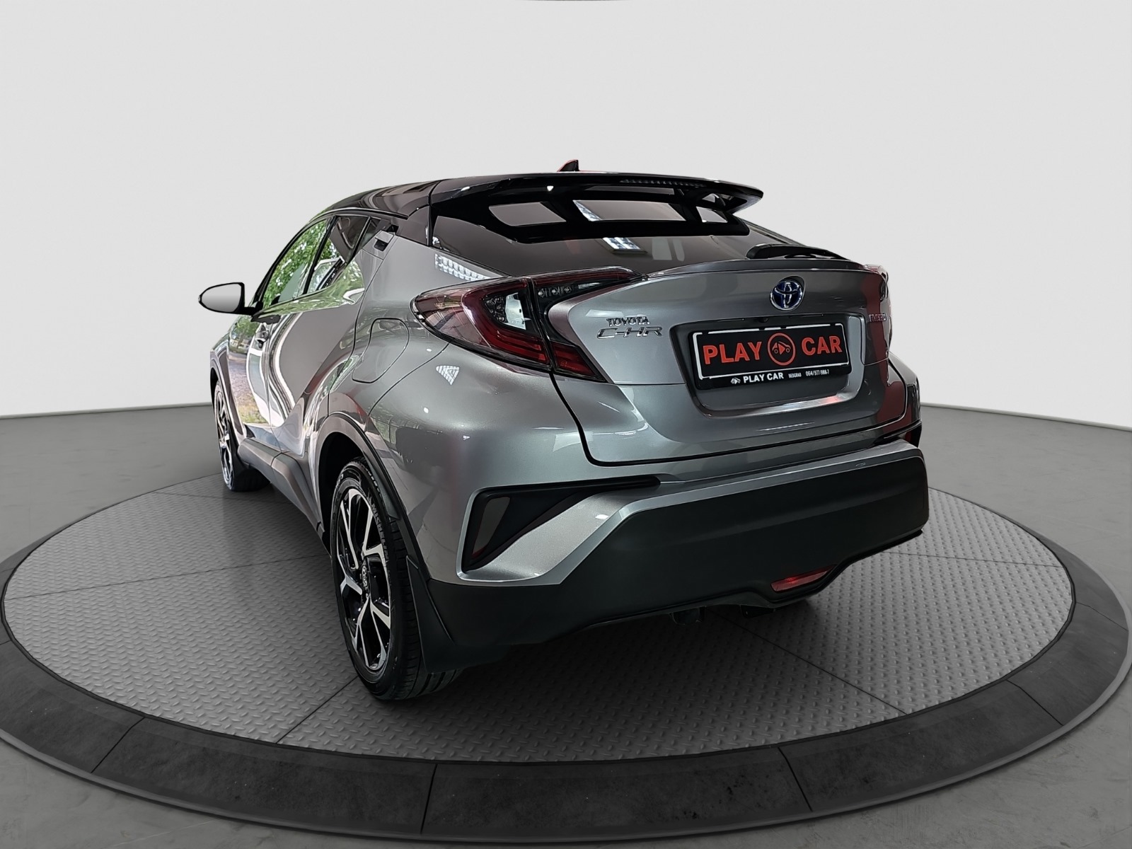 
								Toyota C-HR HYBRID full									