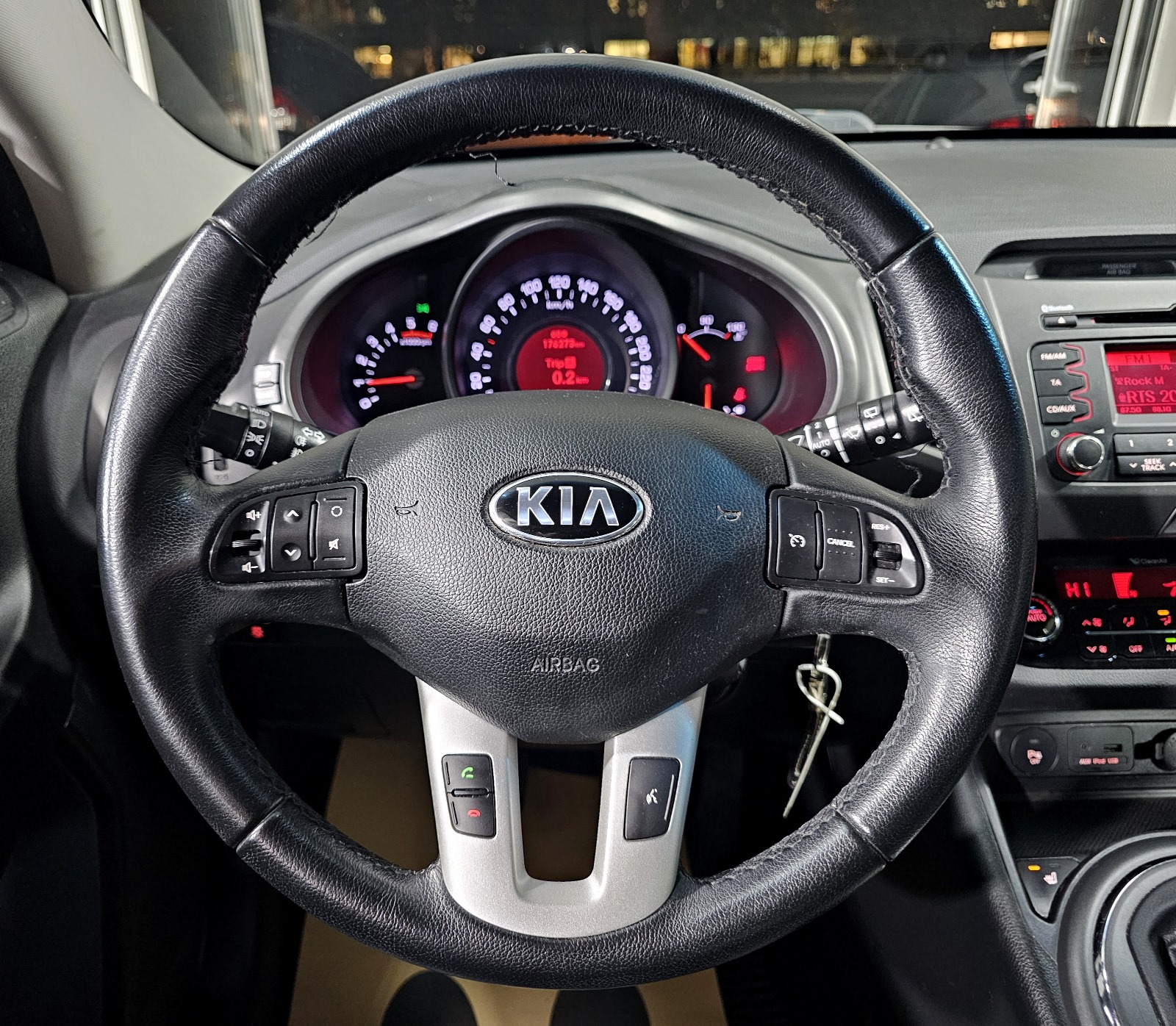 
								Kia Sportage full									