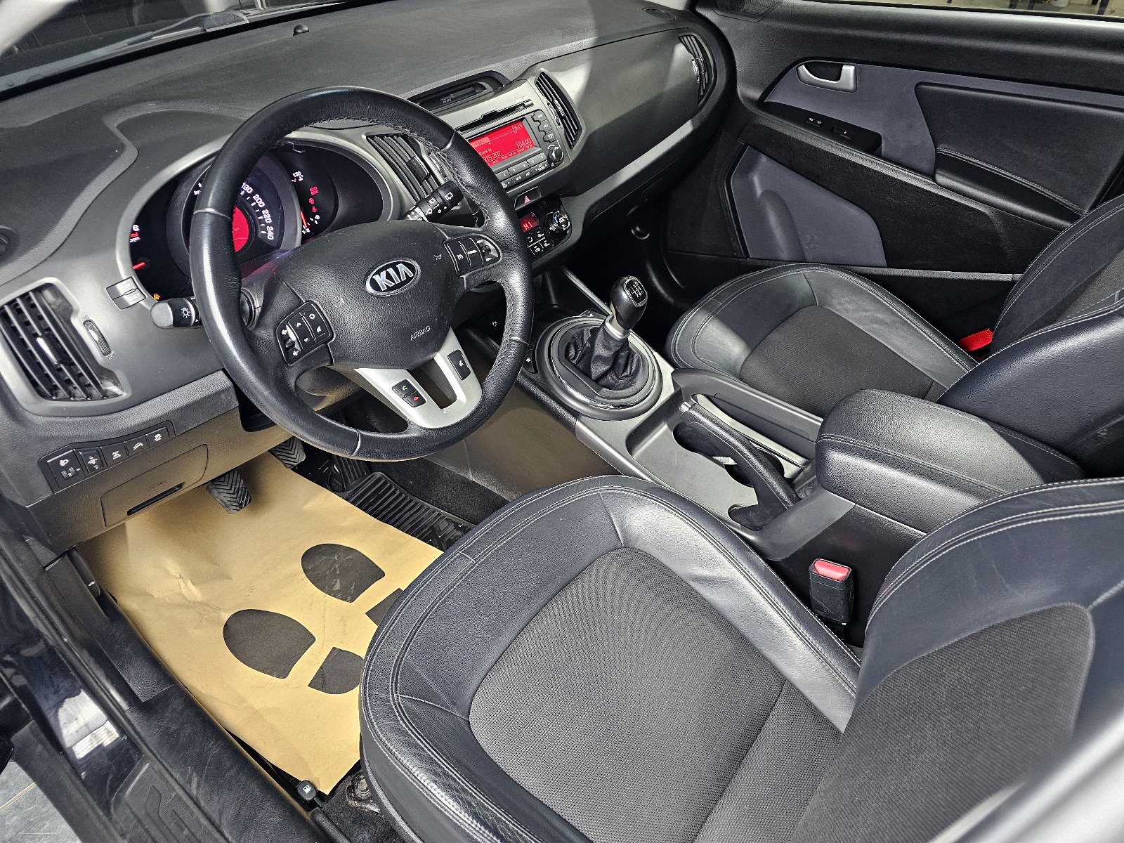 
								Kia Sportage full									