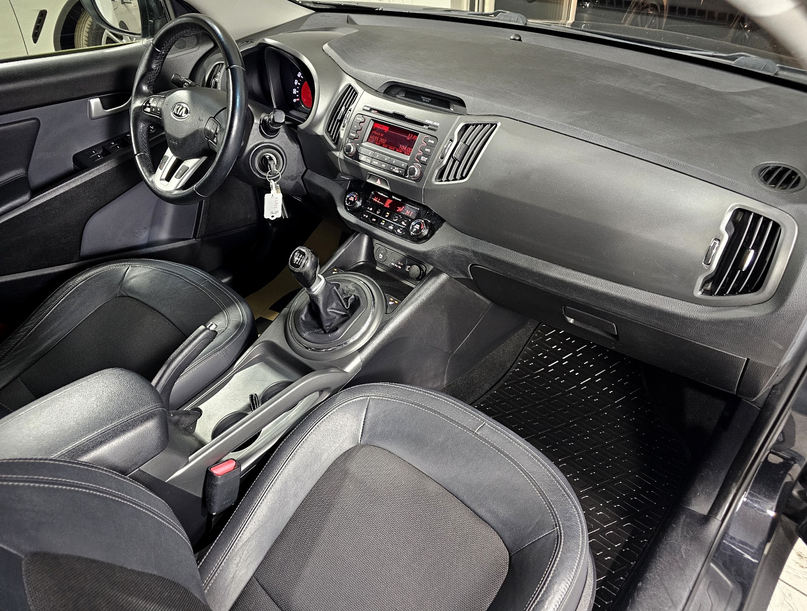 
								Kia Sportage full									