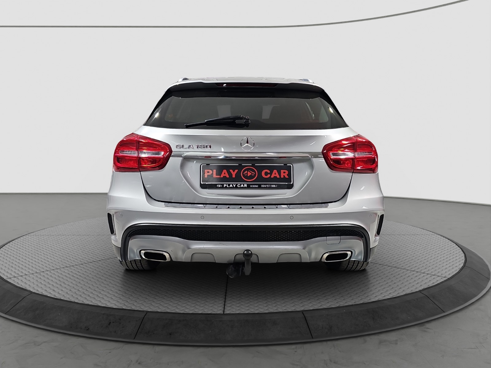 
								Mercedes Benz GLA 180 AMG full									