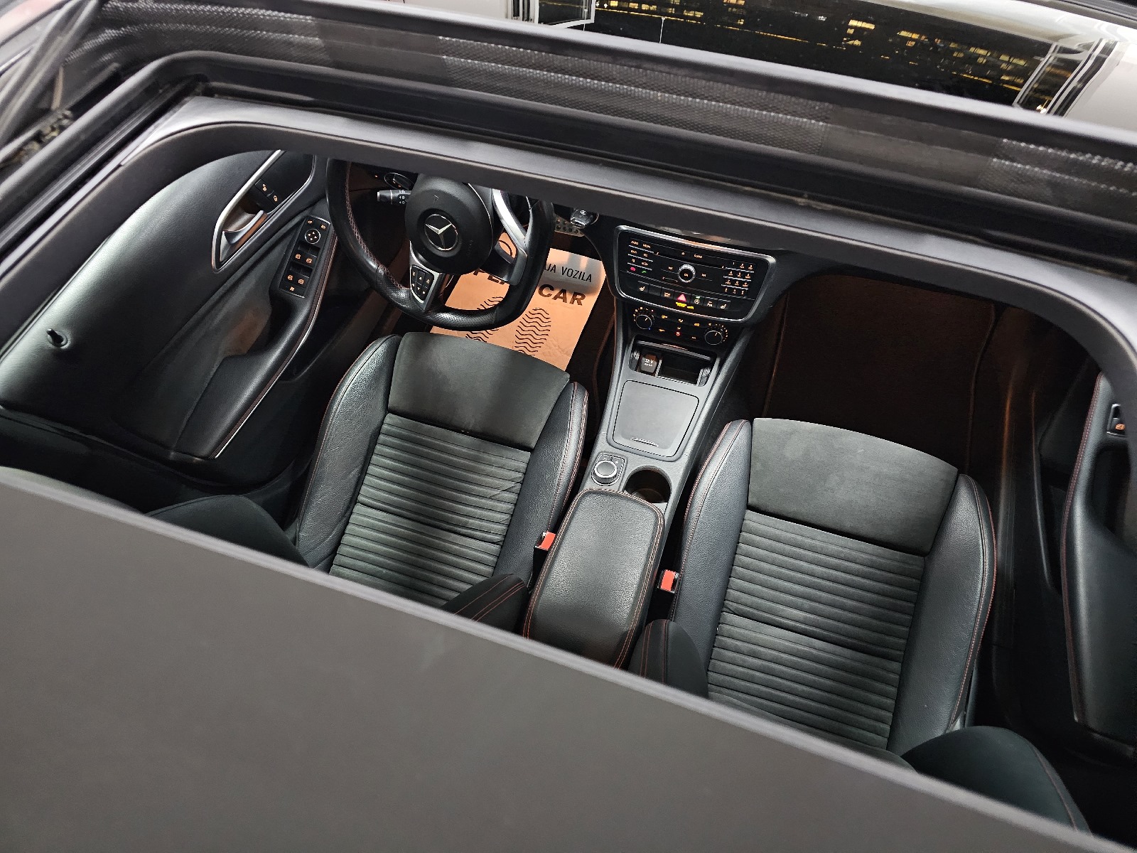 
								Mercedes Benz GLA 180 AMG full									