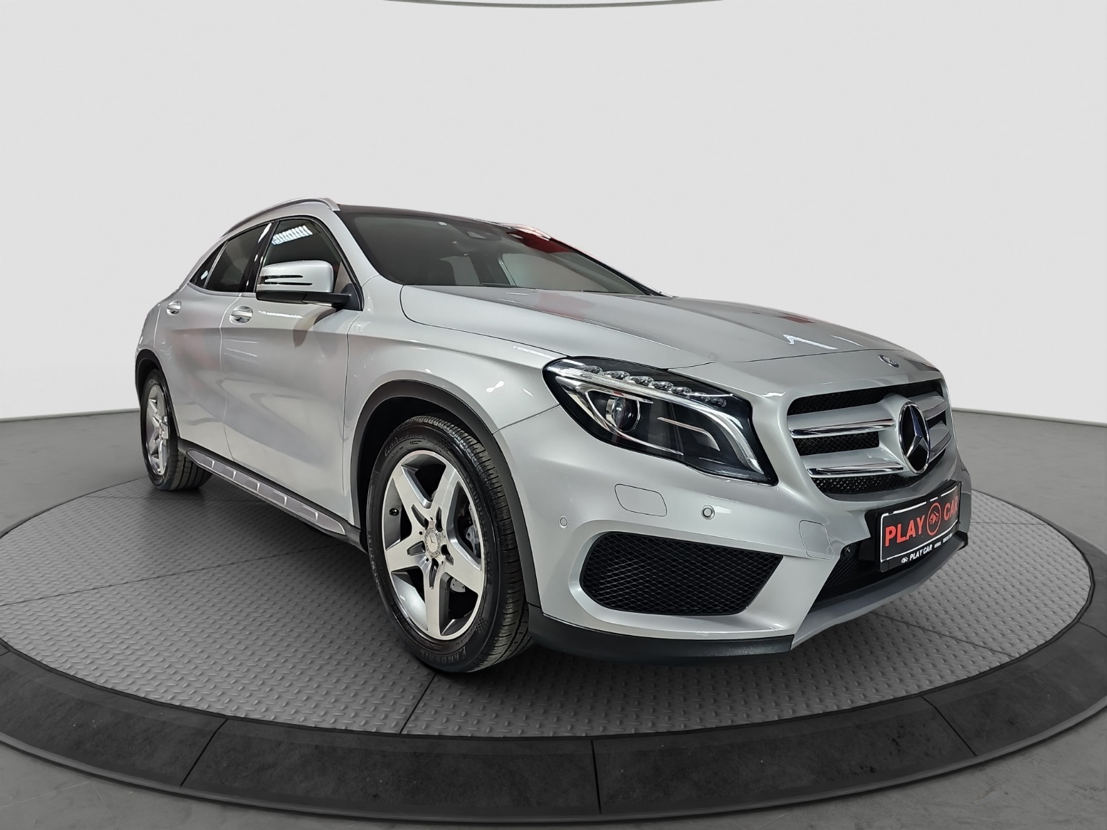 
								Mercedes Benz GLA 180 AMG full									