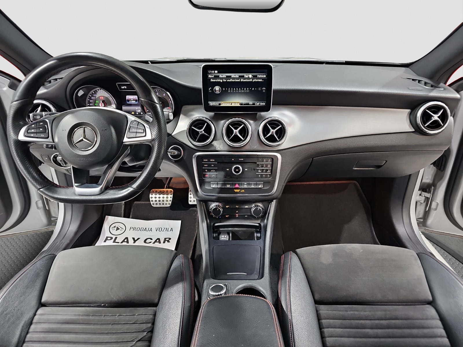 
								Mercedes Benz GLA 180 AMG full									