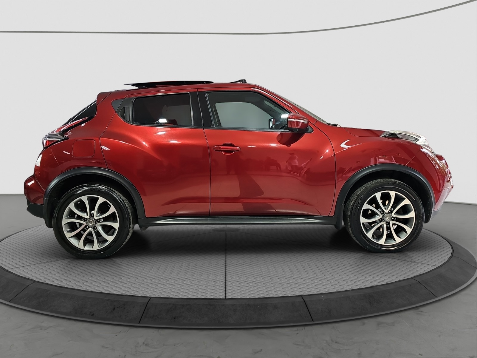 
								Nissan Juke full									