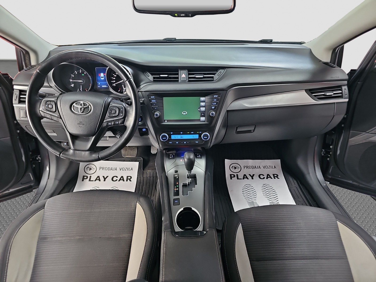 
								Toyota Avensis full									