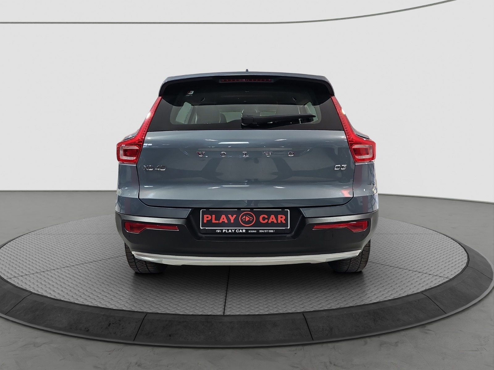 
								Volvo XC40 full									