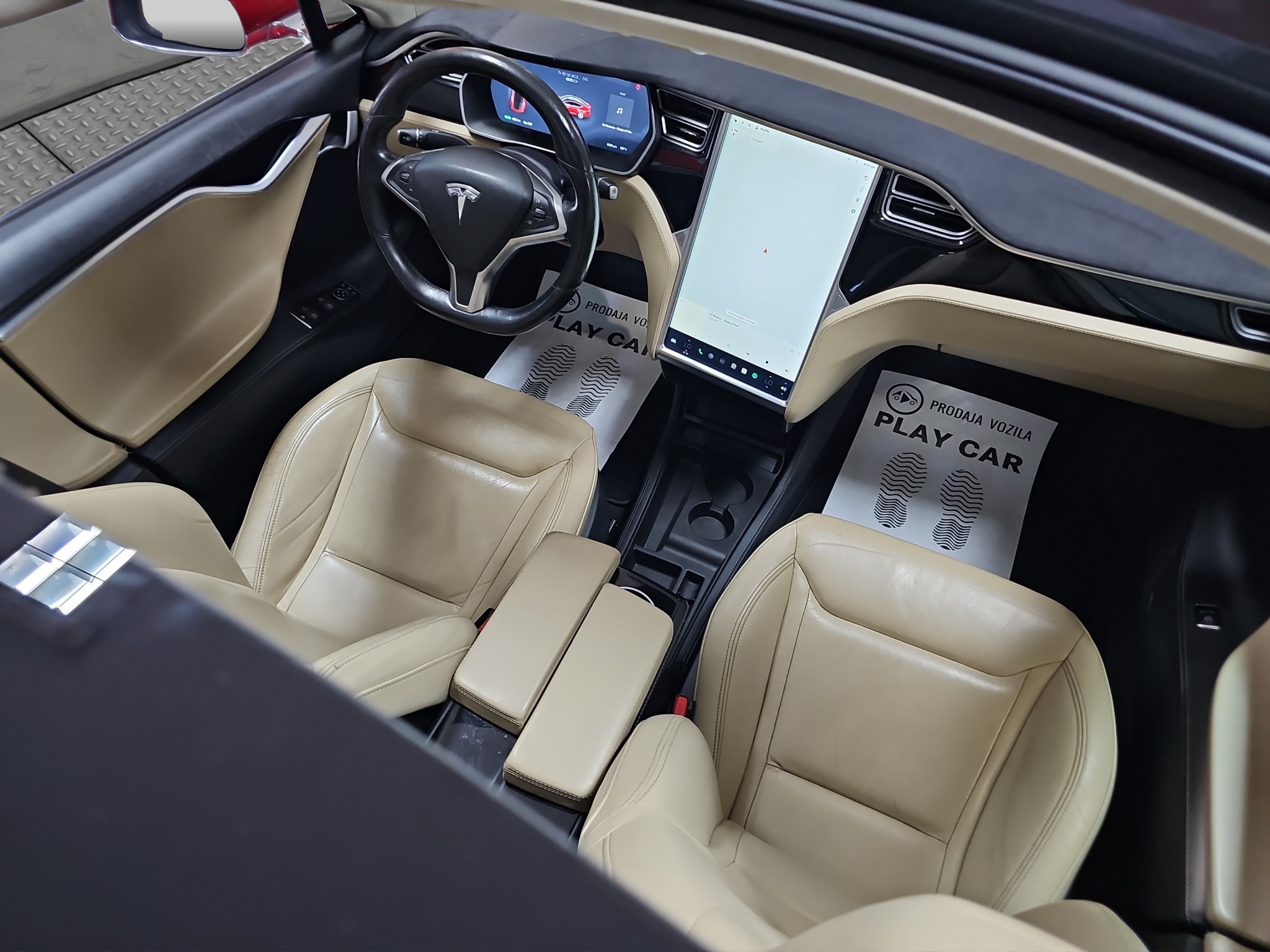 
								Tesla Model S P85D / FREE CHARGE full									