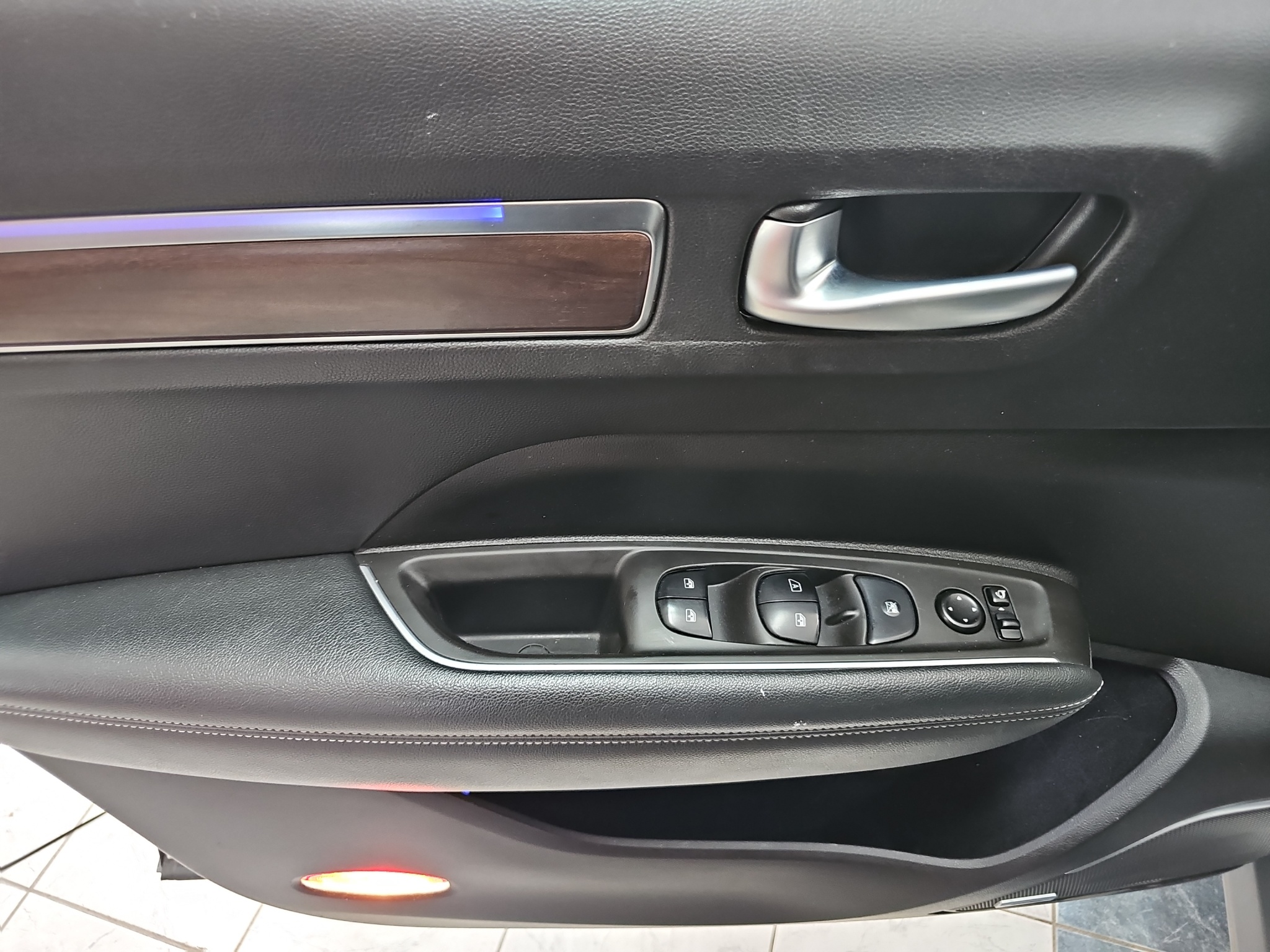 
								Renault Koleos full									