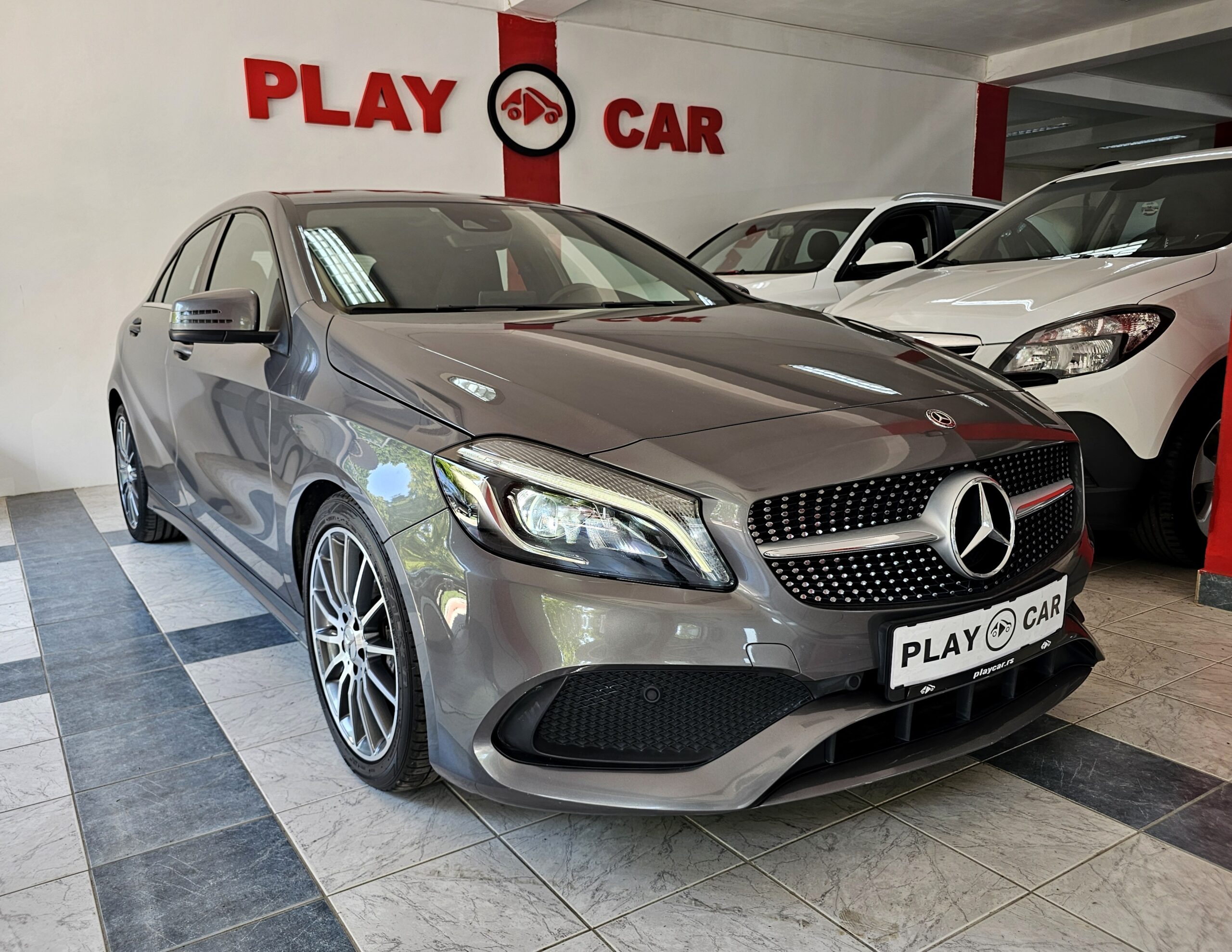 
								Mercedes Benz A 180 3 x AMG full									