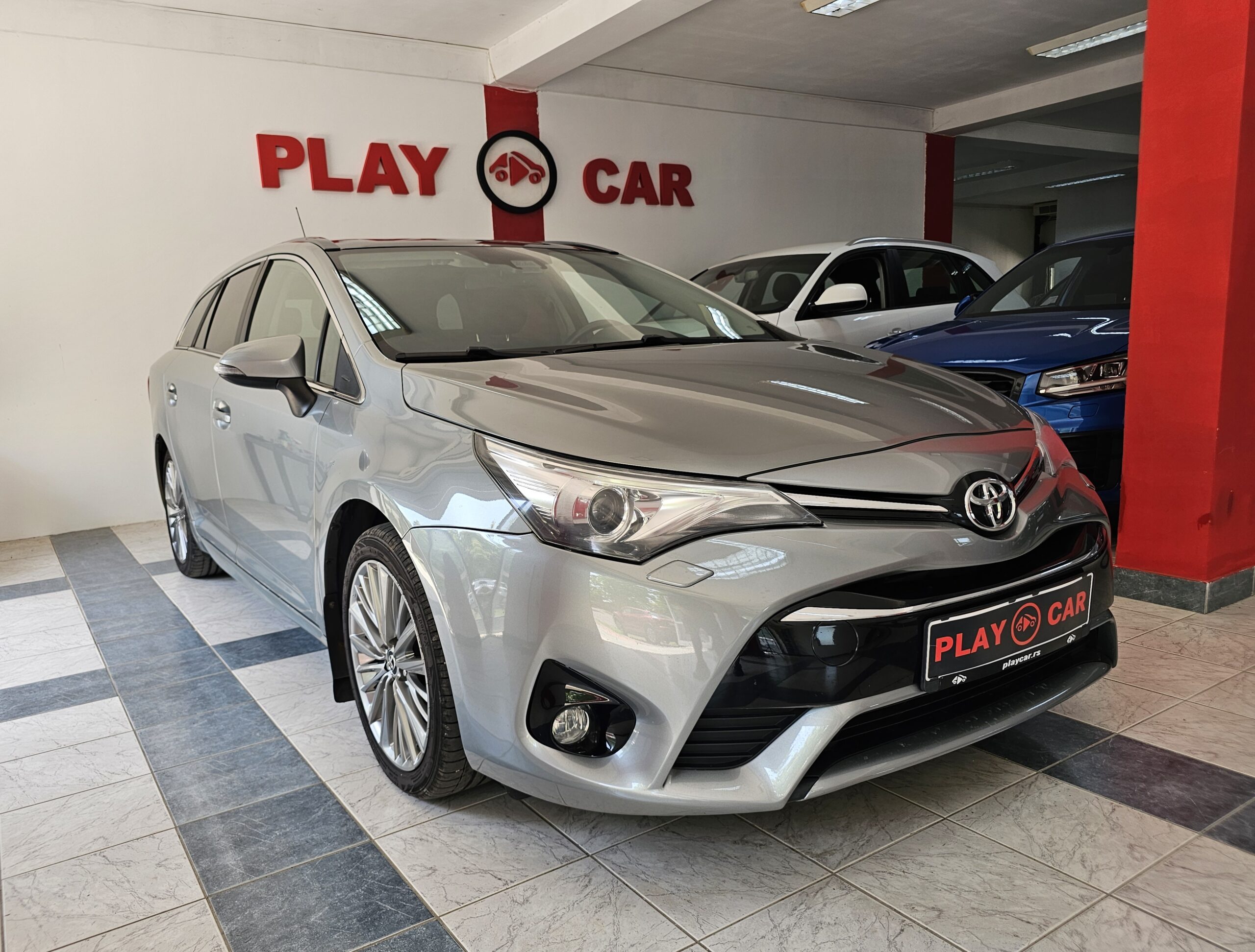 
								Toyota Avensis AUT/T0P full									