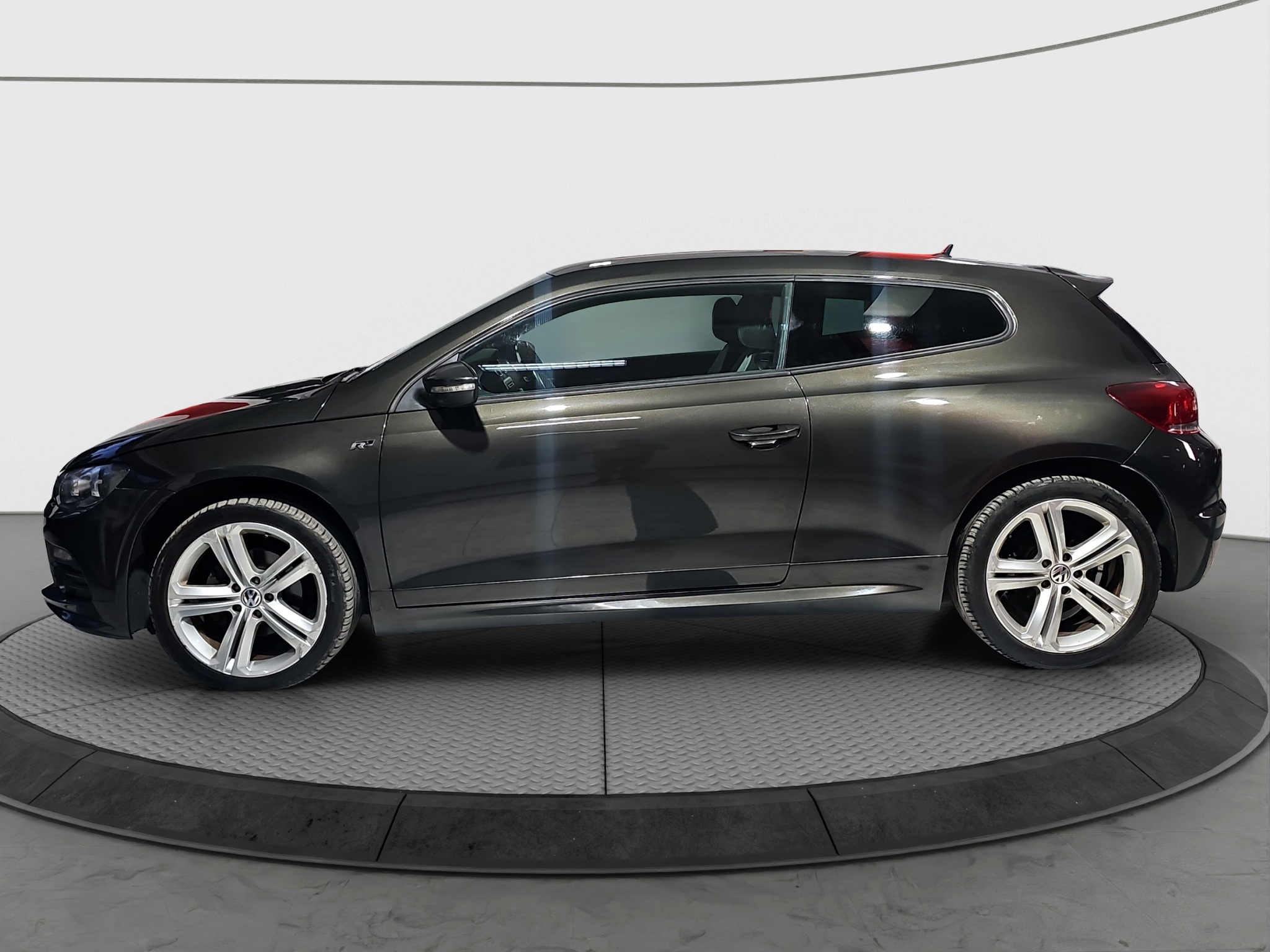 
								Volkswagen Scirocco R-line full									