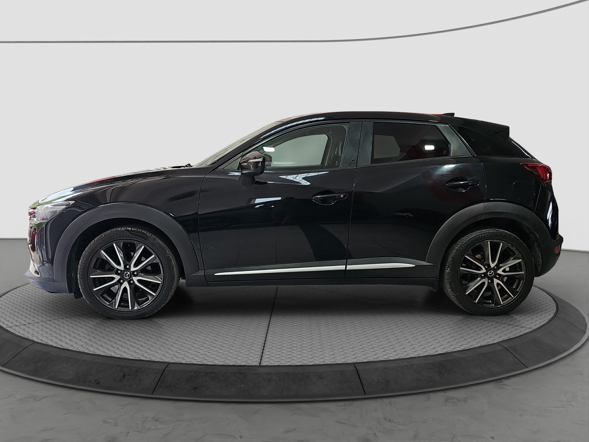 
								Mazda CX-3 4×4/AUT0 full									