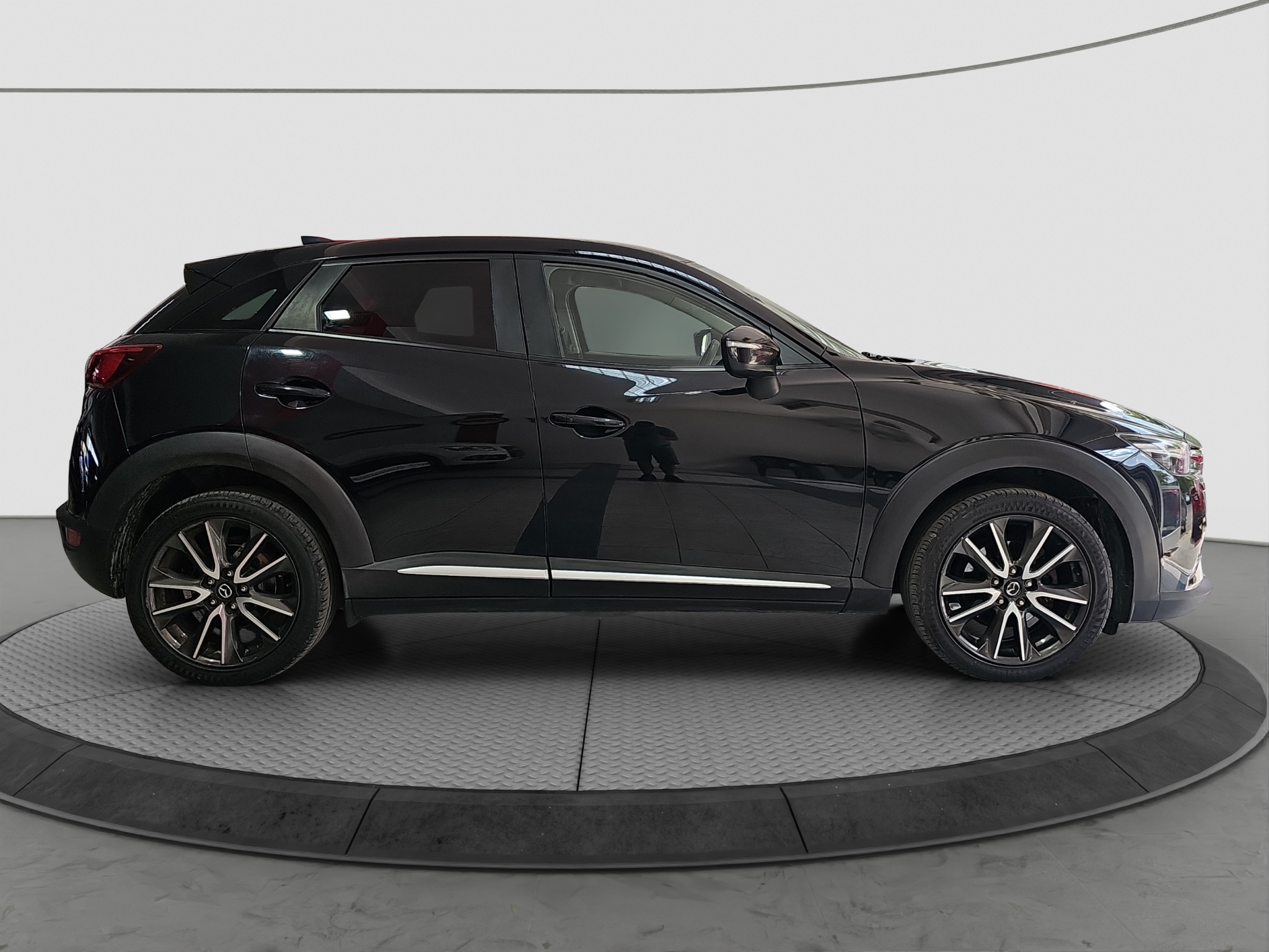
								Mazda CX-3 4×4/AUT0 full									