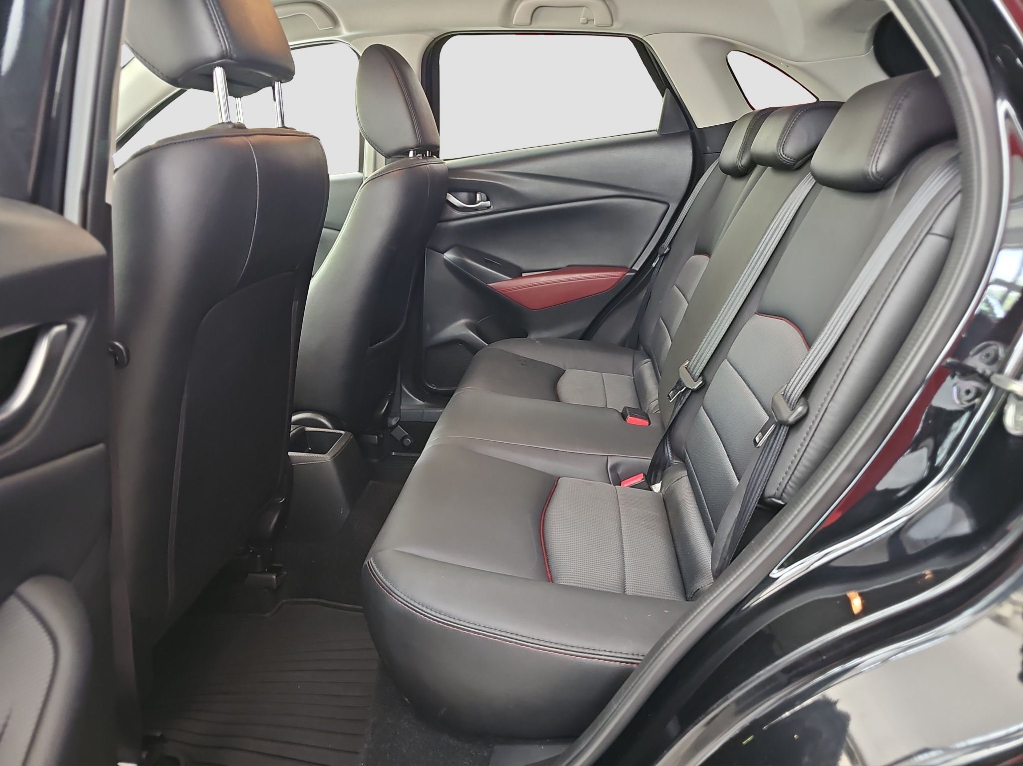 
								Mazda CX-3 4×4/AUT0 full									