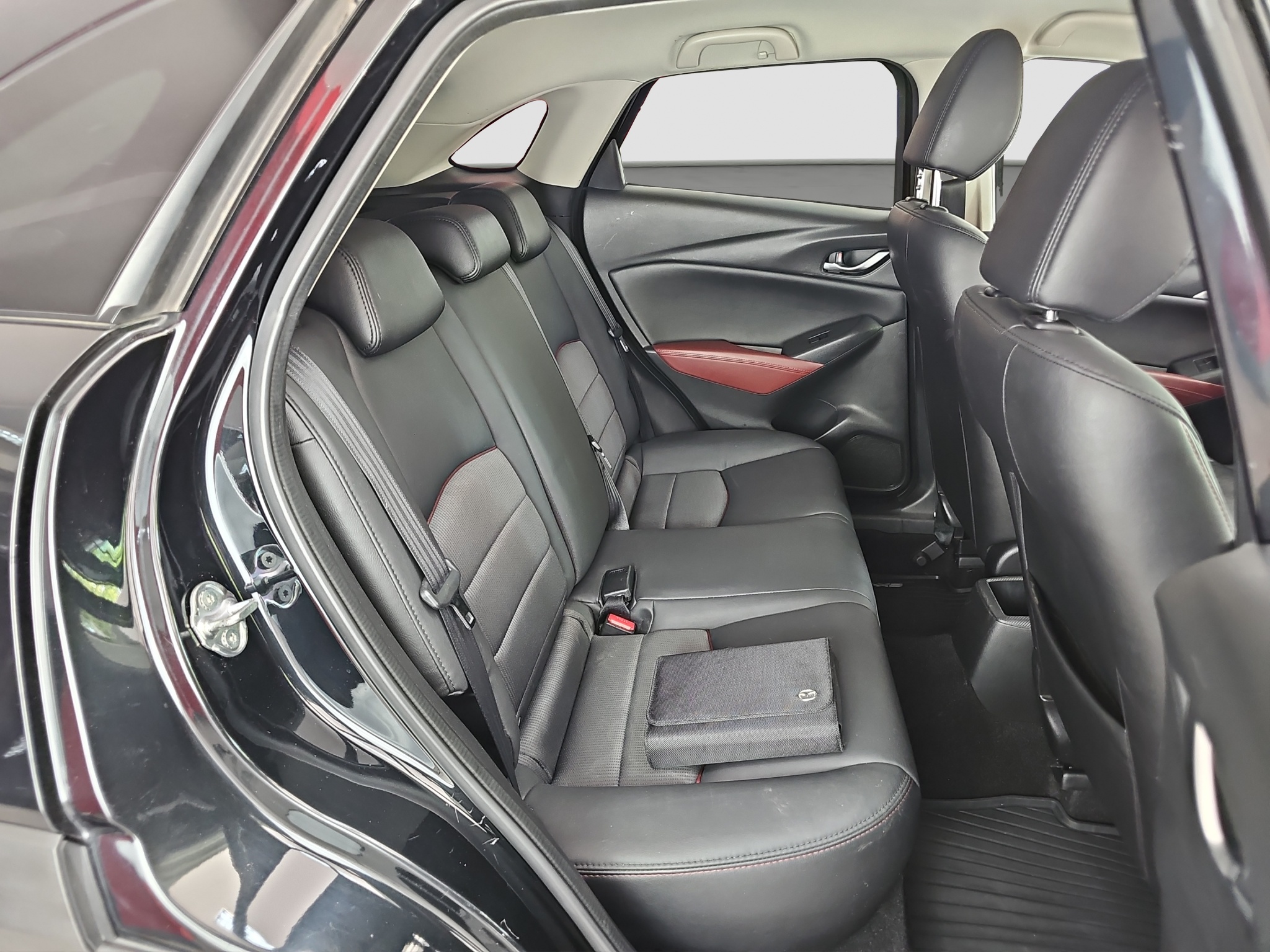 
								Mazda CX-3 4×4/AUT0 full									