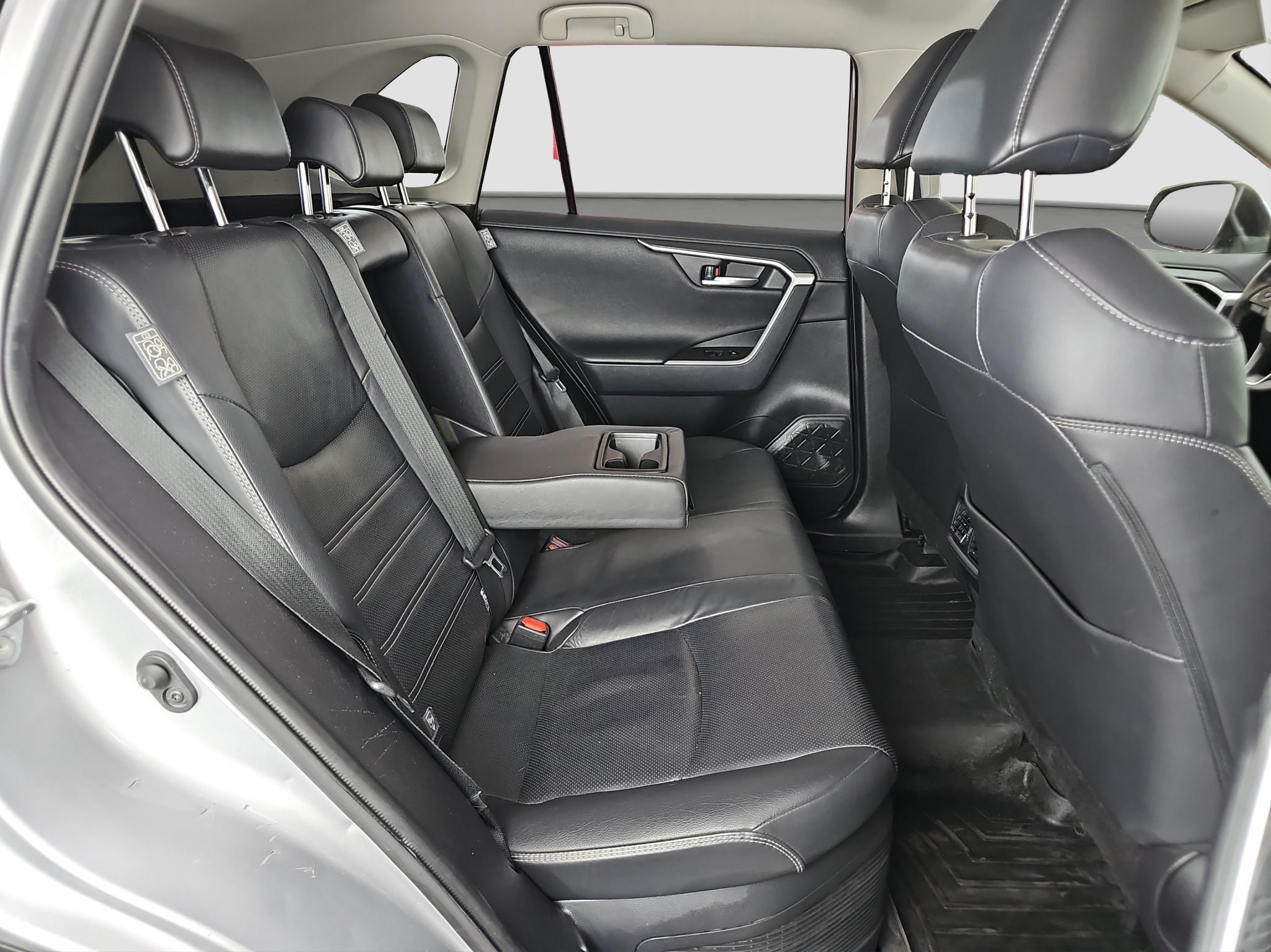 
								Toyota RAV 4 AWD/AUT0/T0P full									