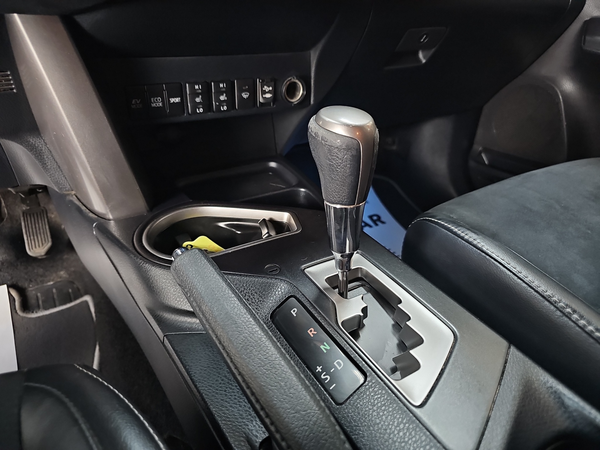
								Toyota RAV 4 Nord Edition / 4×4 full									
