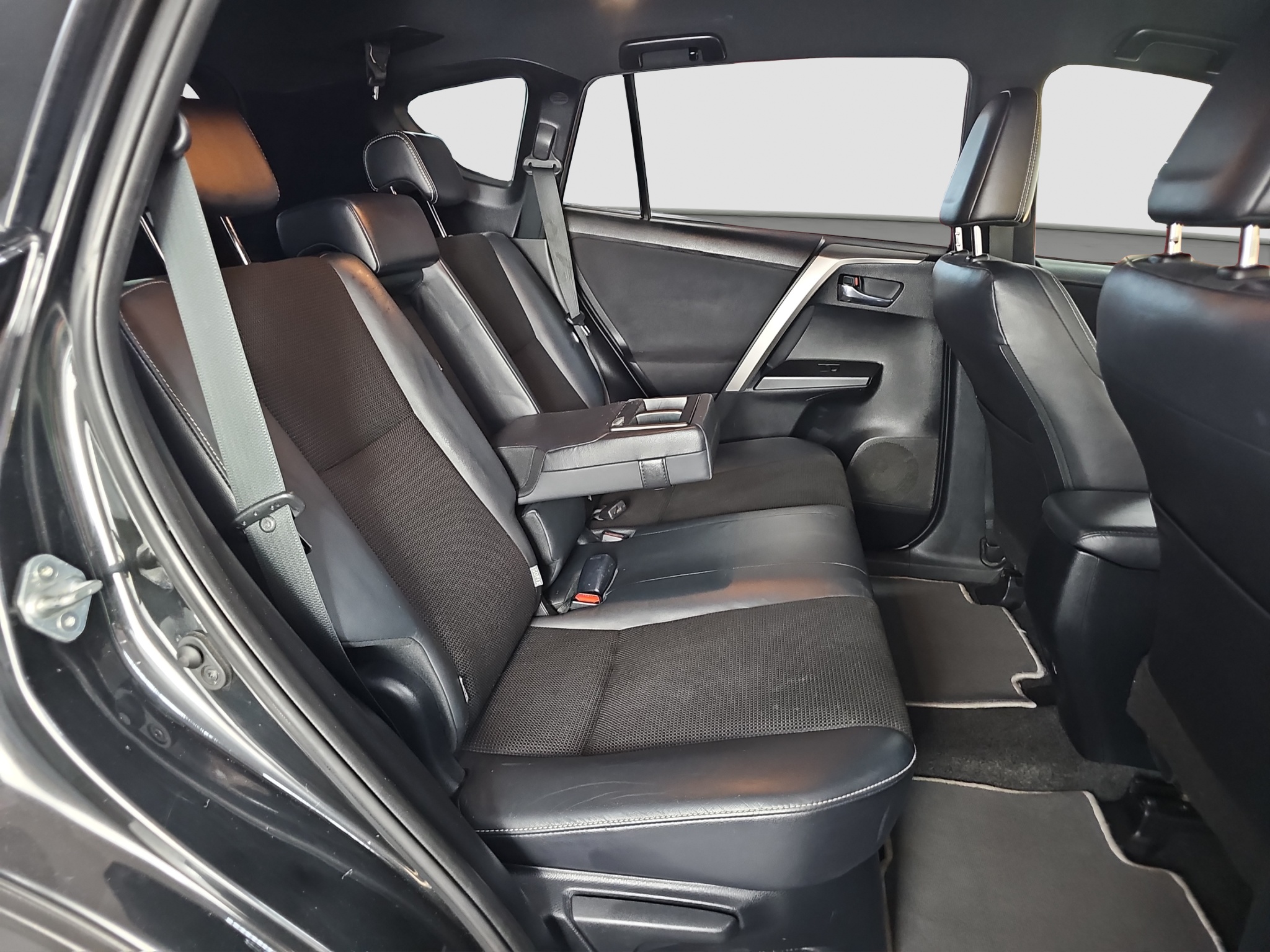 
								Toyota RAV 4 Nord Edition / 4×4 full									