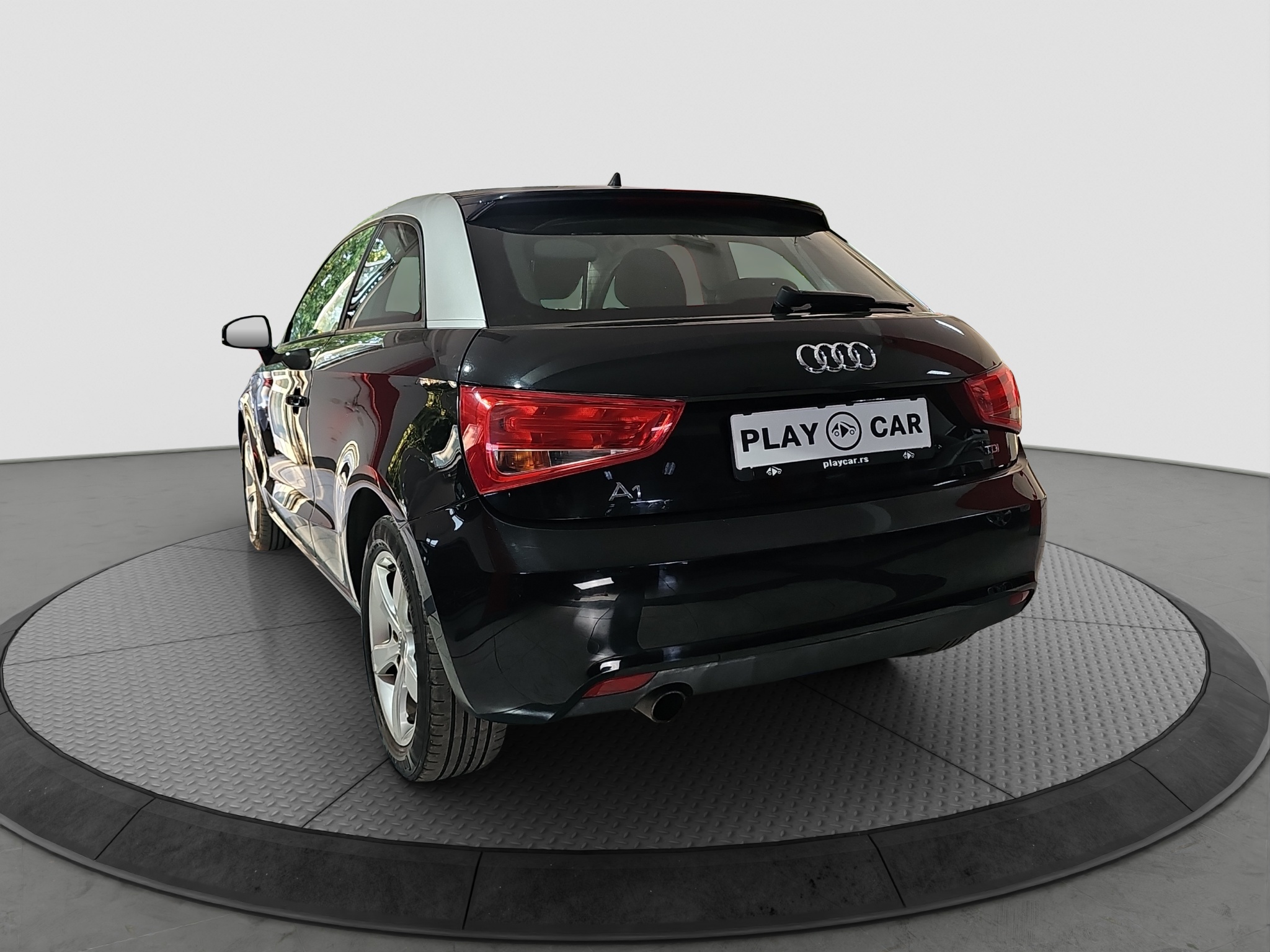 
								Audi A1 ODLIČAN full									