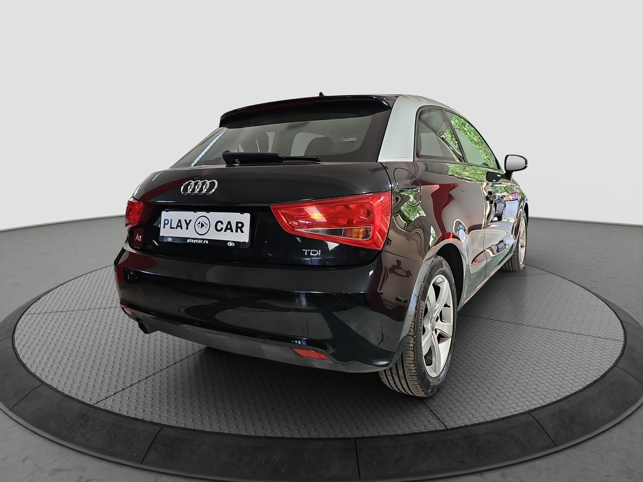 
								Audi A1 ODLIČAN full									