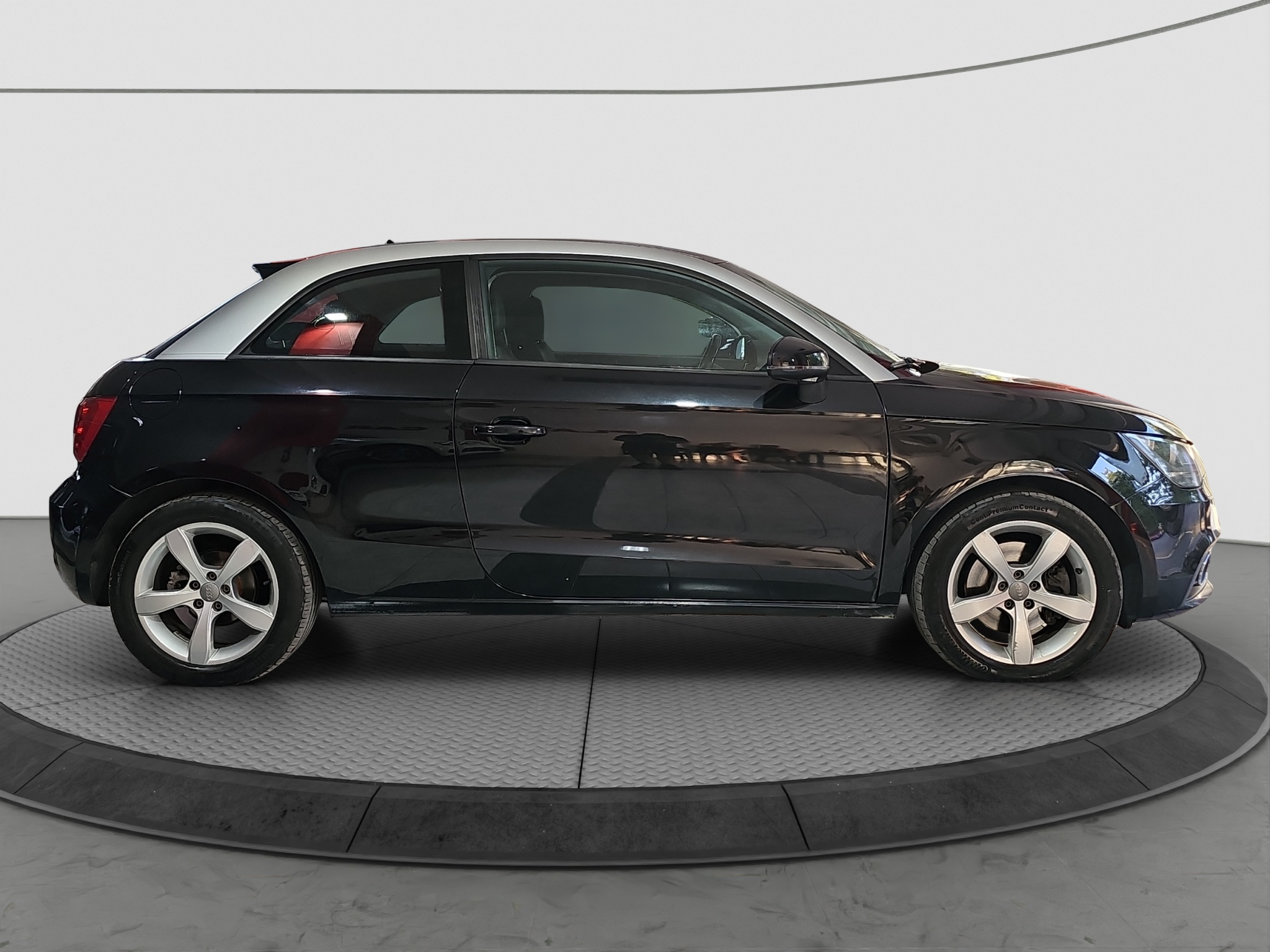 
								Audi A1 ODLIČAN full									
