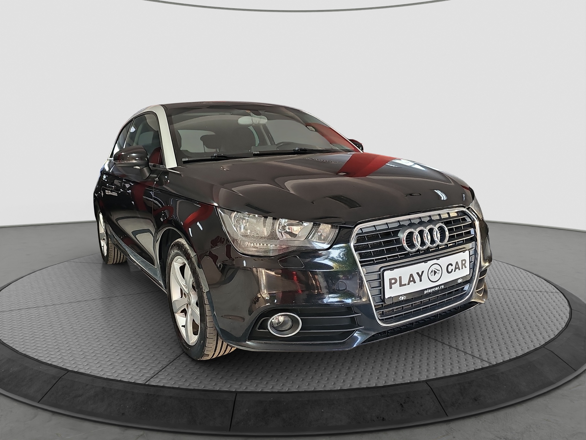 
								Audi A1 ODLIČAN full									