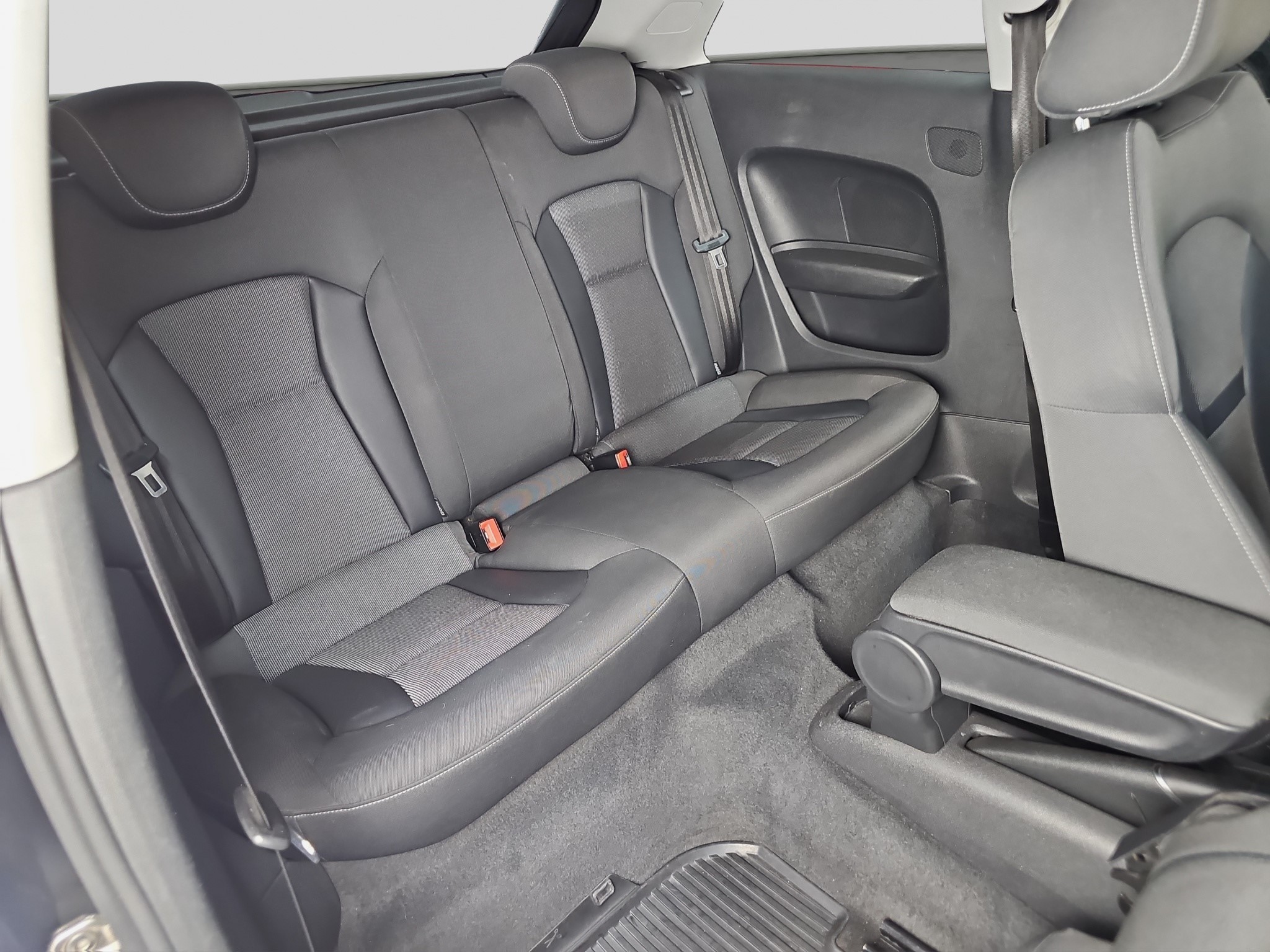 
								Audi A1 ODLIČAN full									