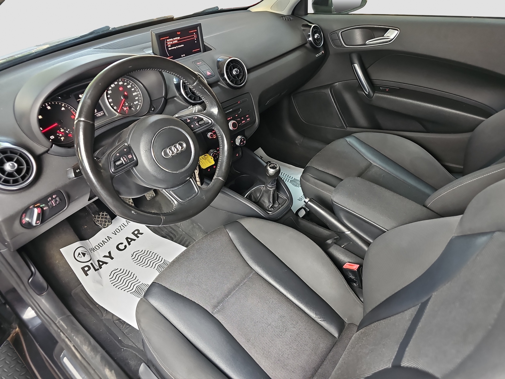 
								Audi A1 ODLIČAN full									