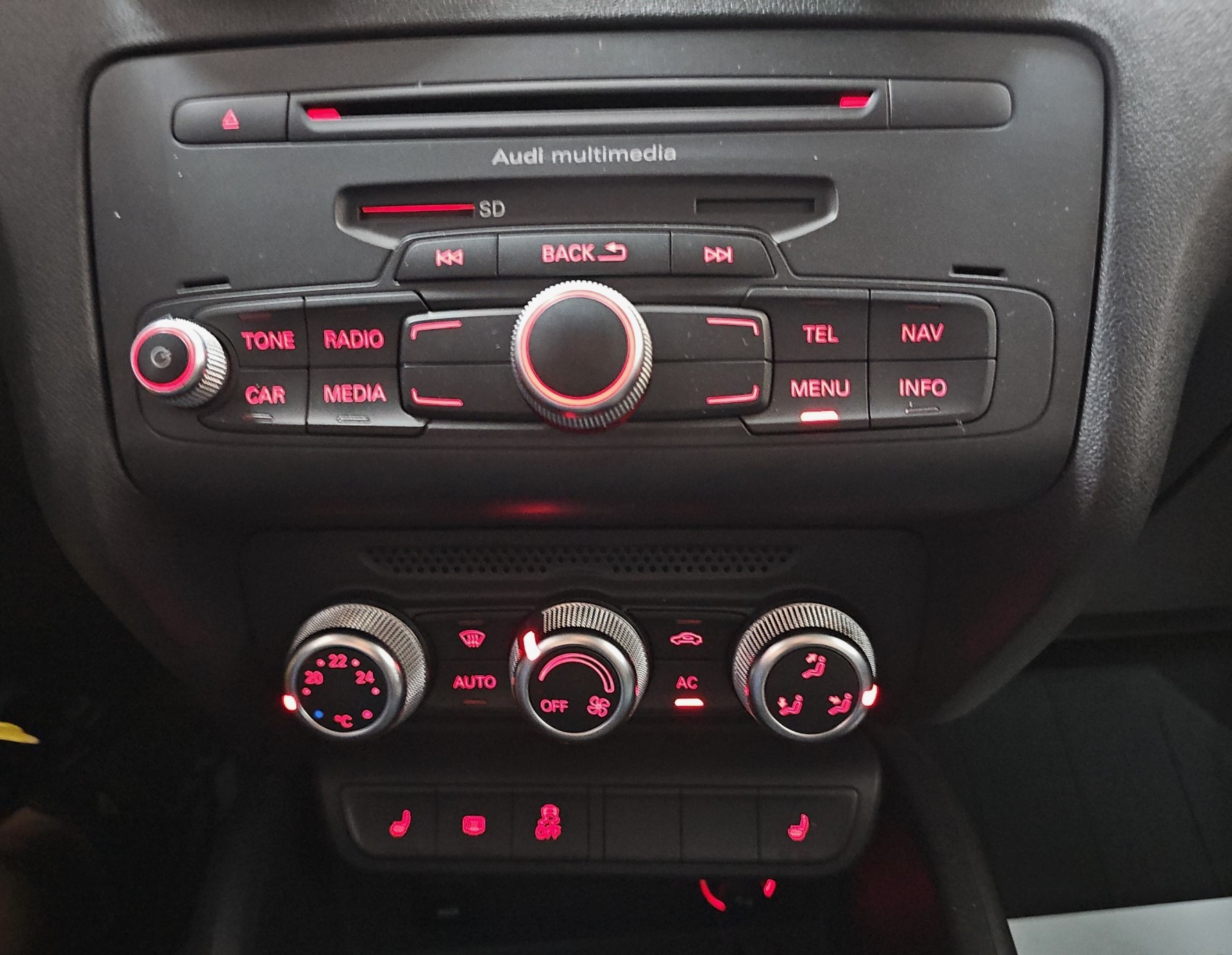 
								Audi A1 ODLIČAN full									