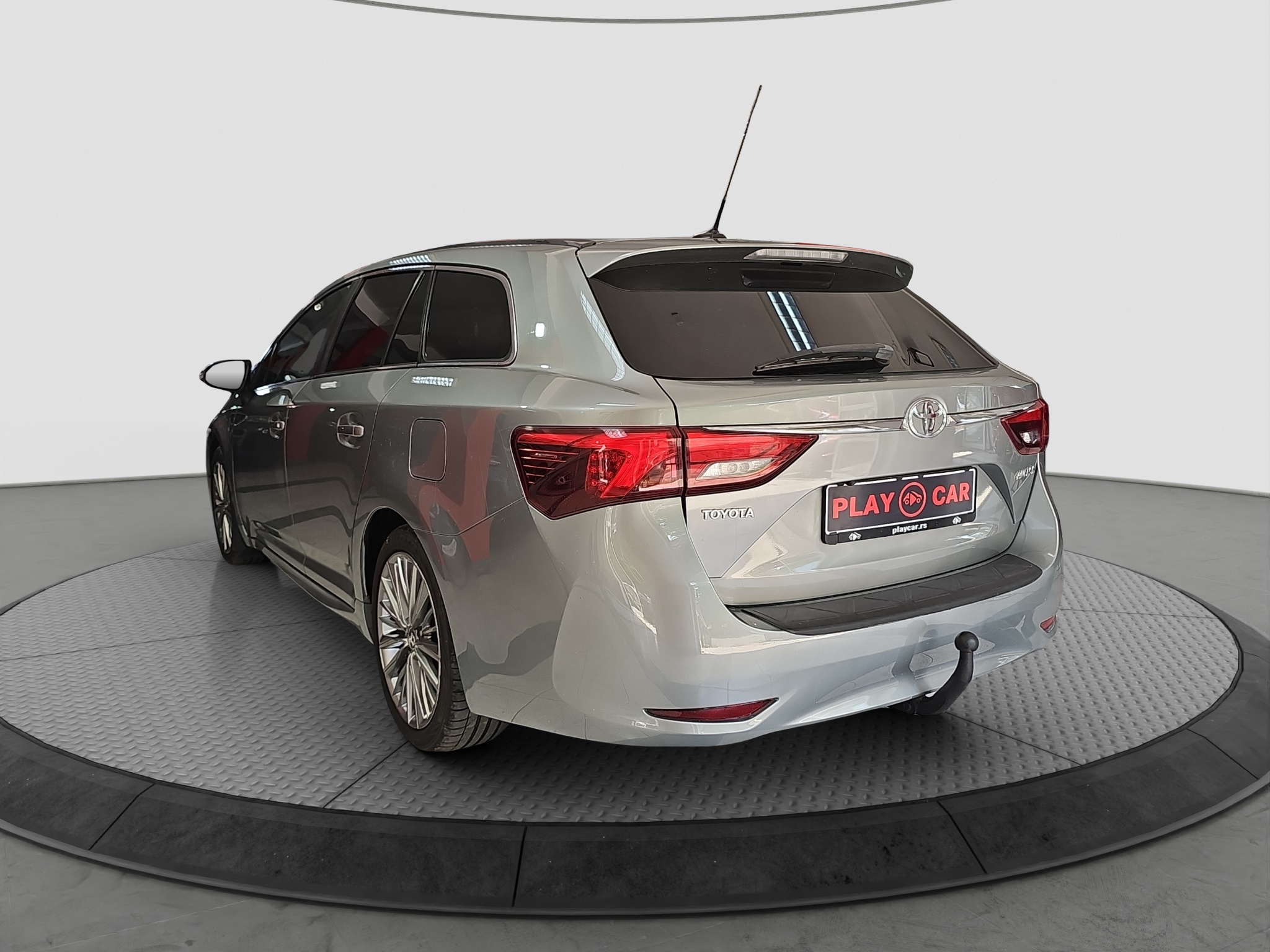 
								Toyota Avensis AUT/T0P full									