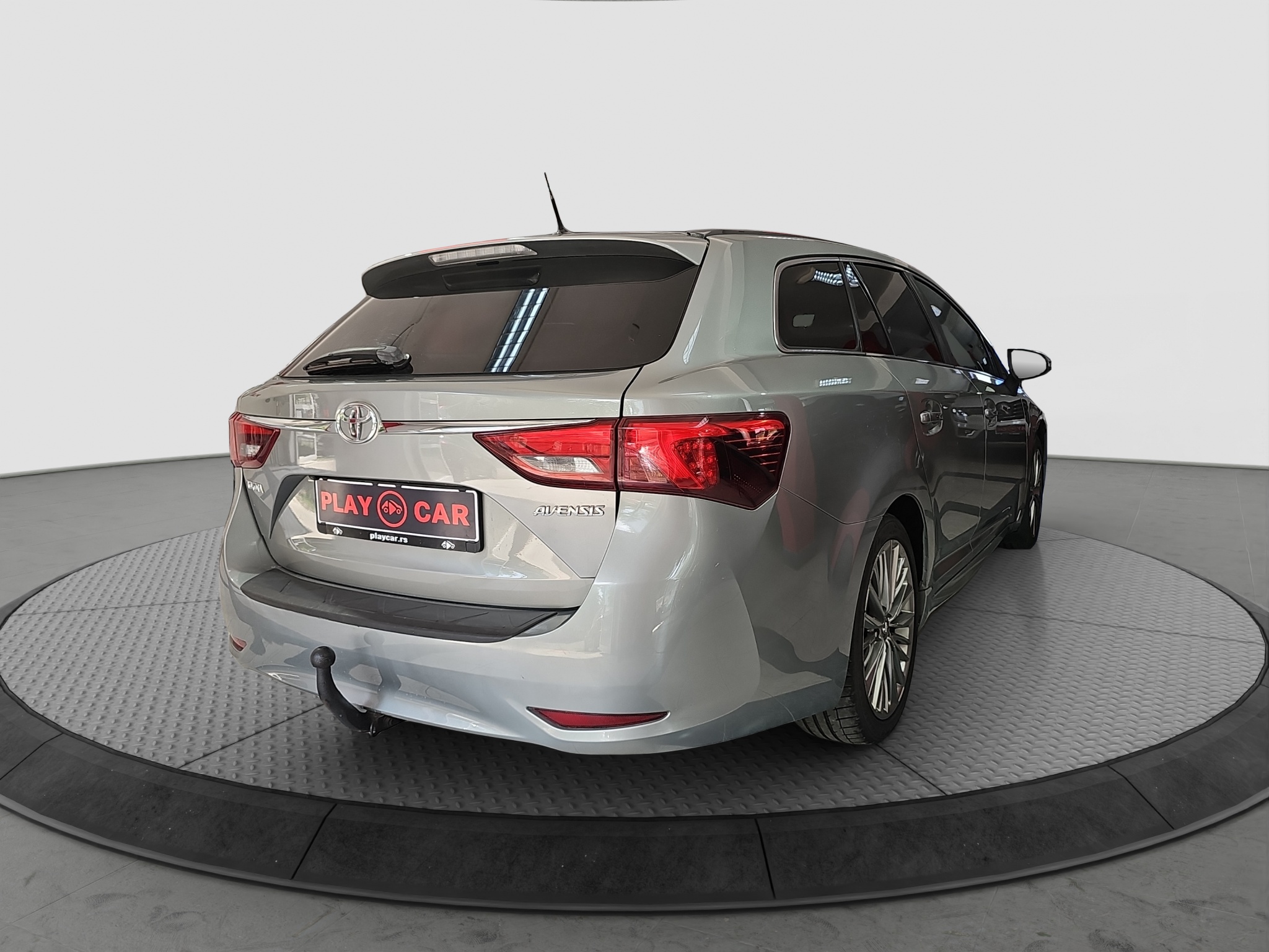 
								Toyota Avensis AUT/T0P full									