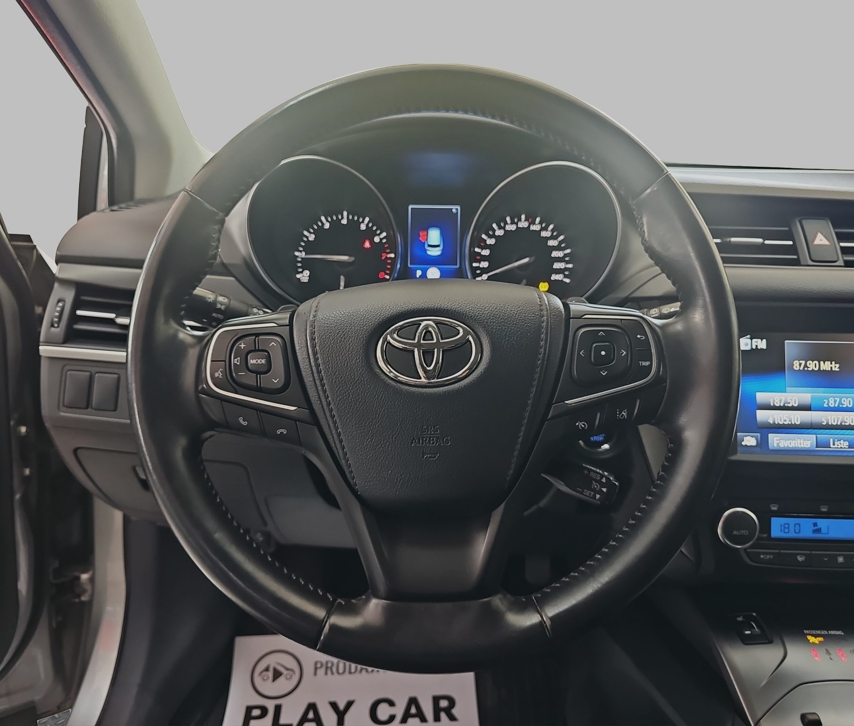 
								Toyota Avensis AUT/T0P full									