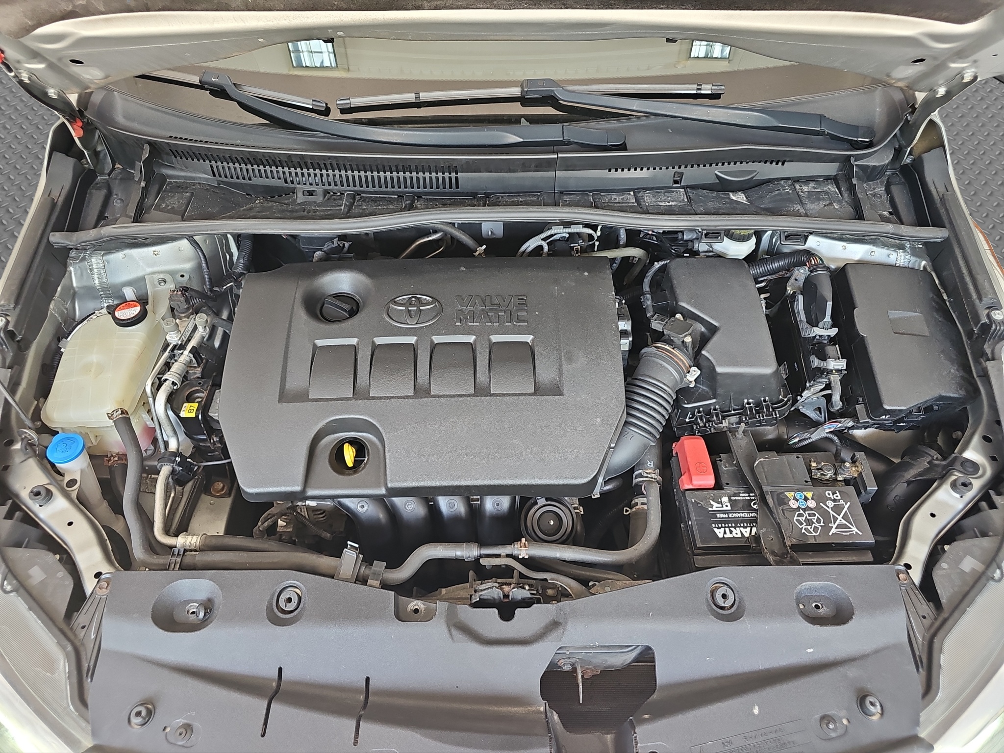 
								Toyota Avensis AUT/T0P full									