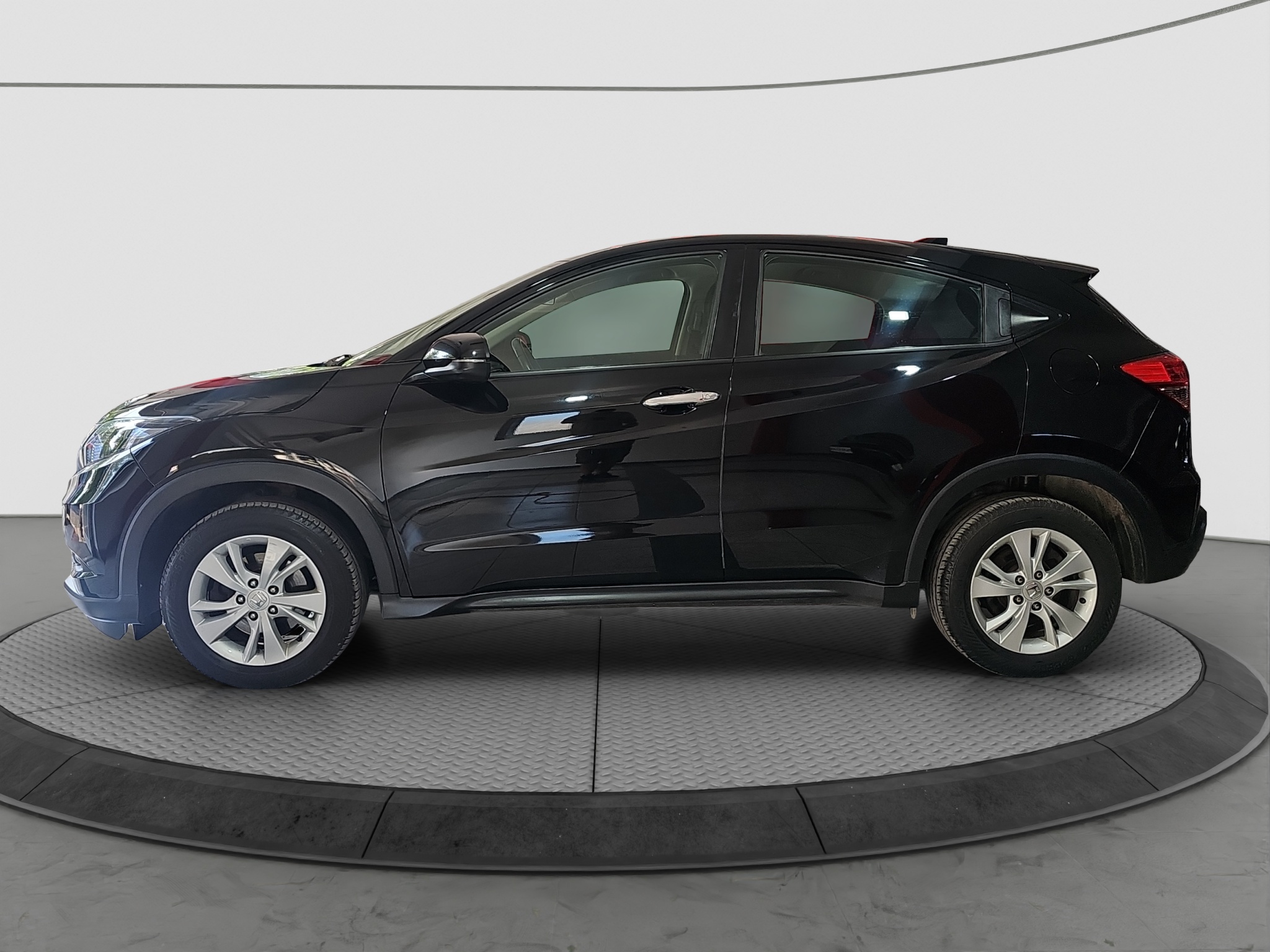 
								Honda HR-V N.O.V/ T.0.P full									